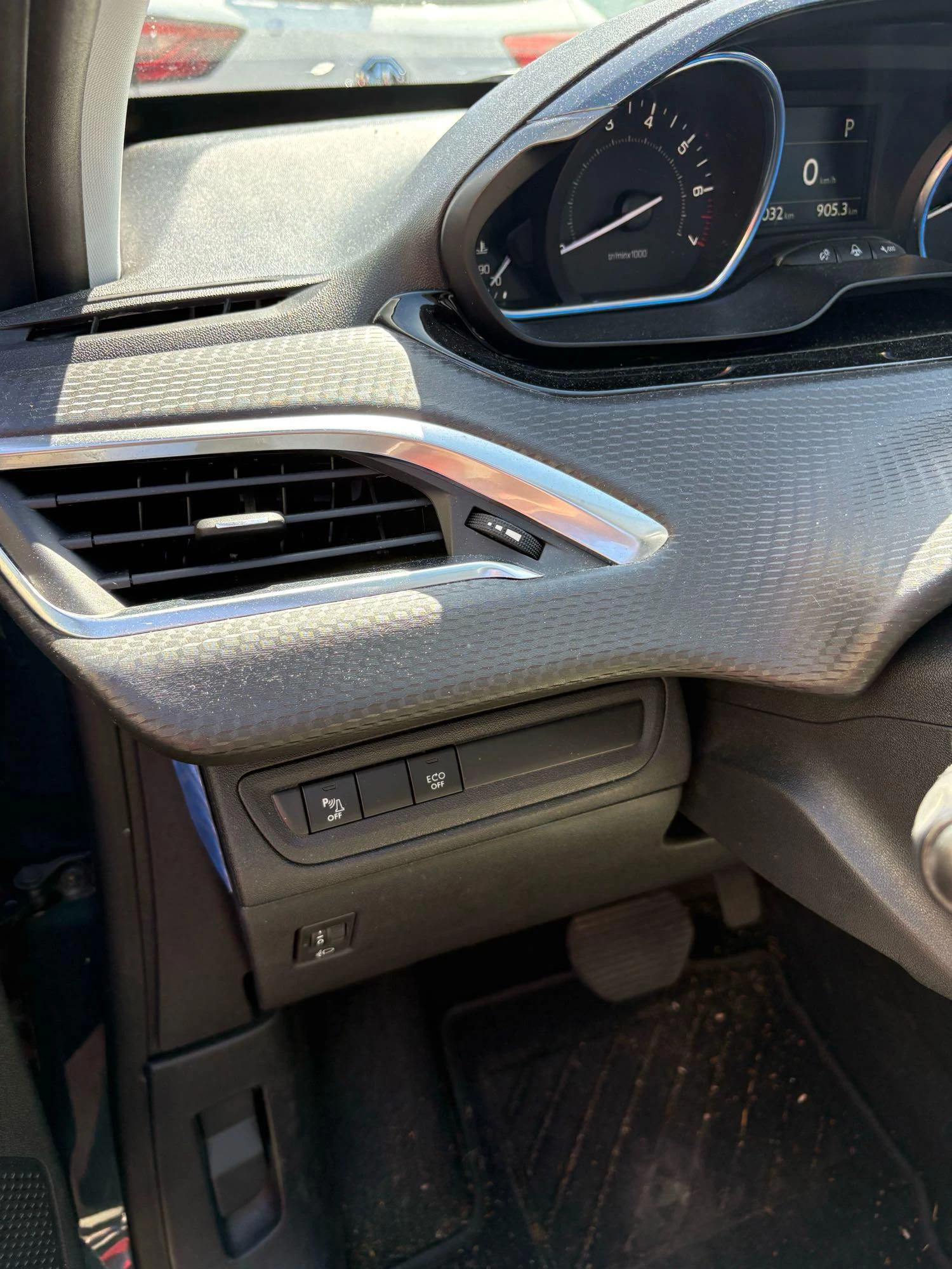 Peugeot-2008-image-10