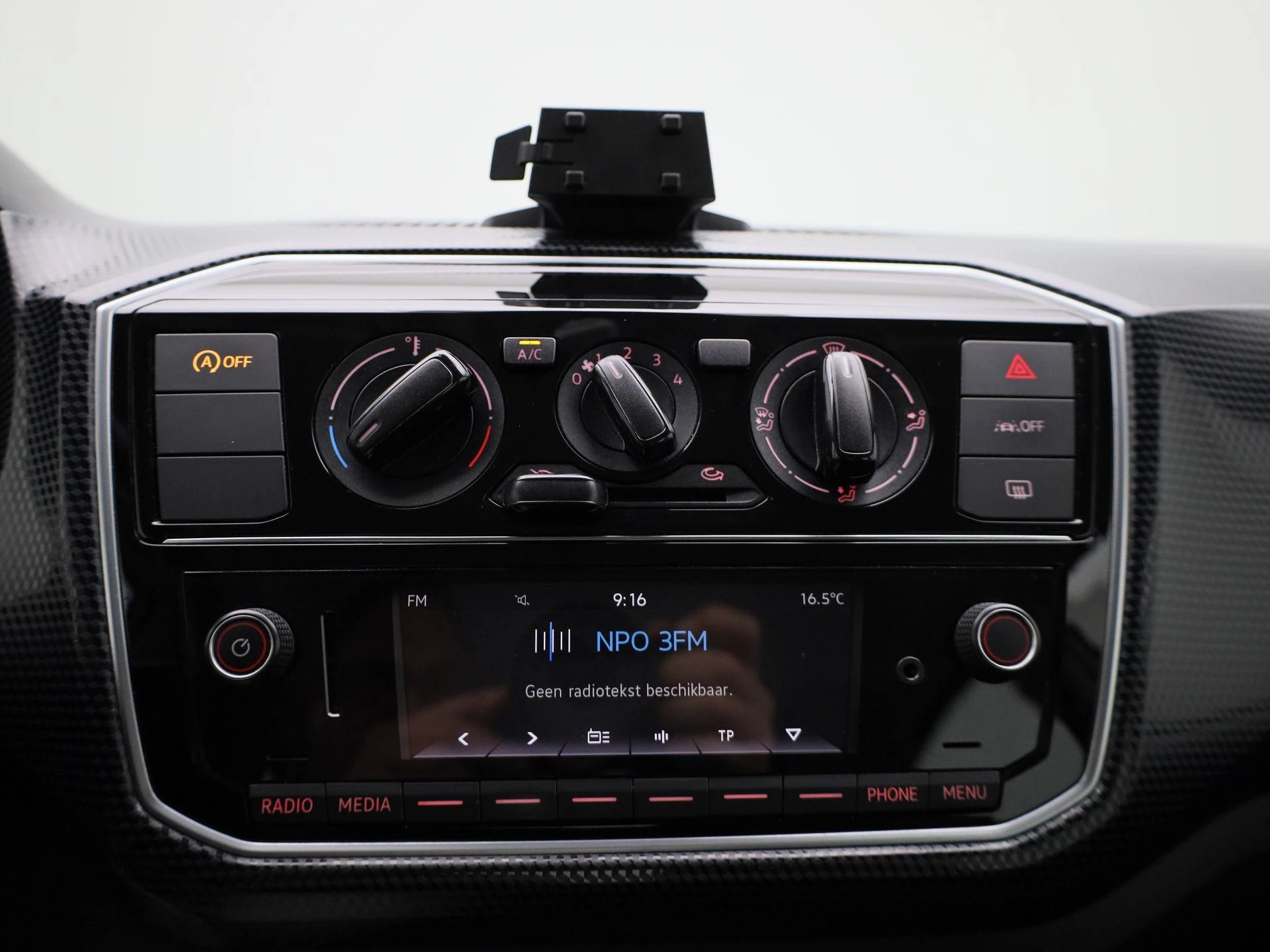 Volkswagen-up!-image-13