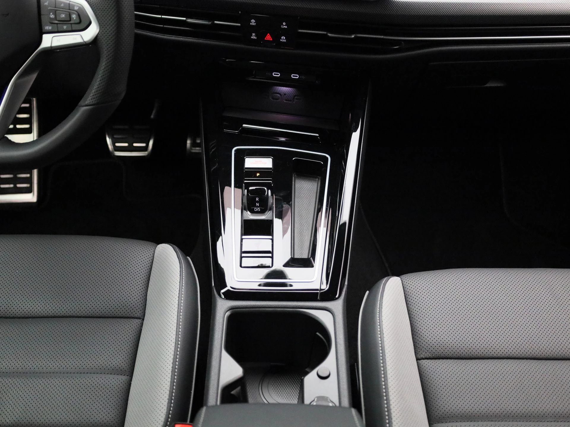 Volkswagen-Golf-image-8