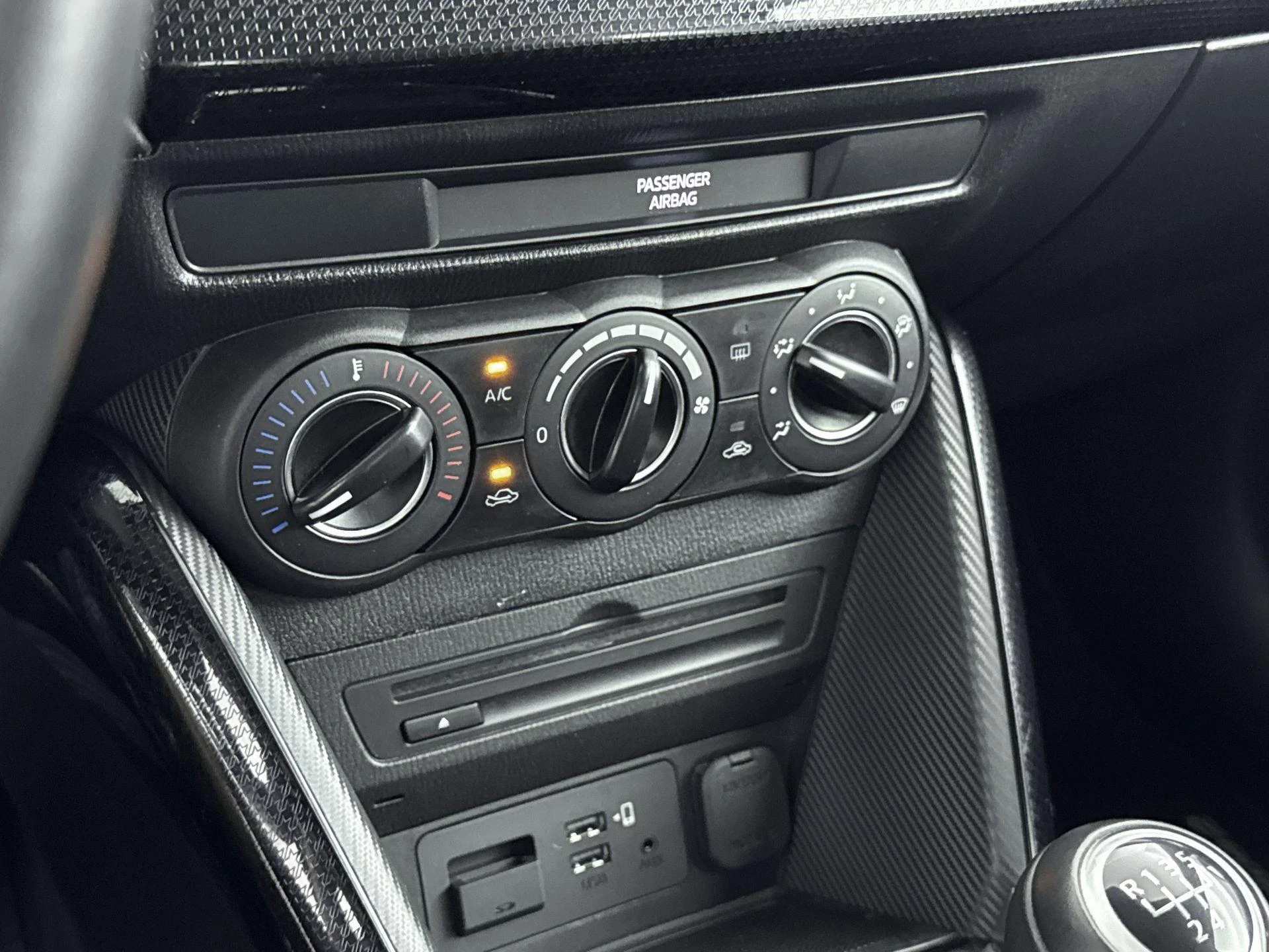 Mazda-2-image-14