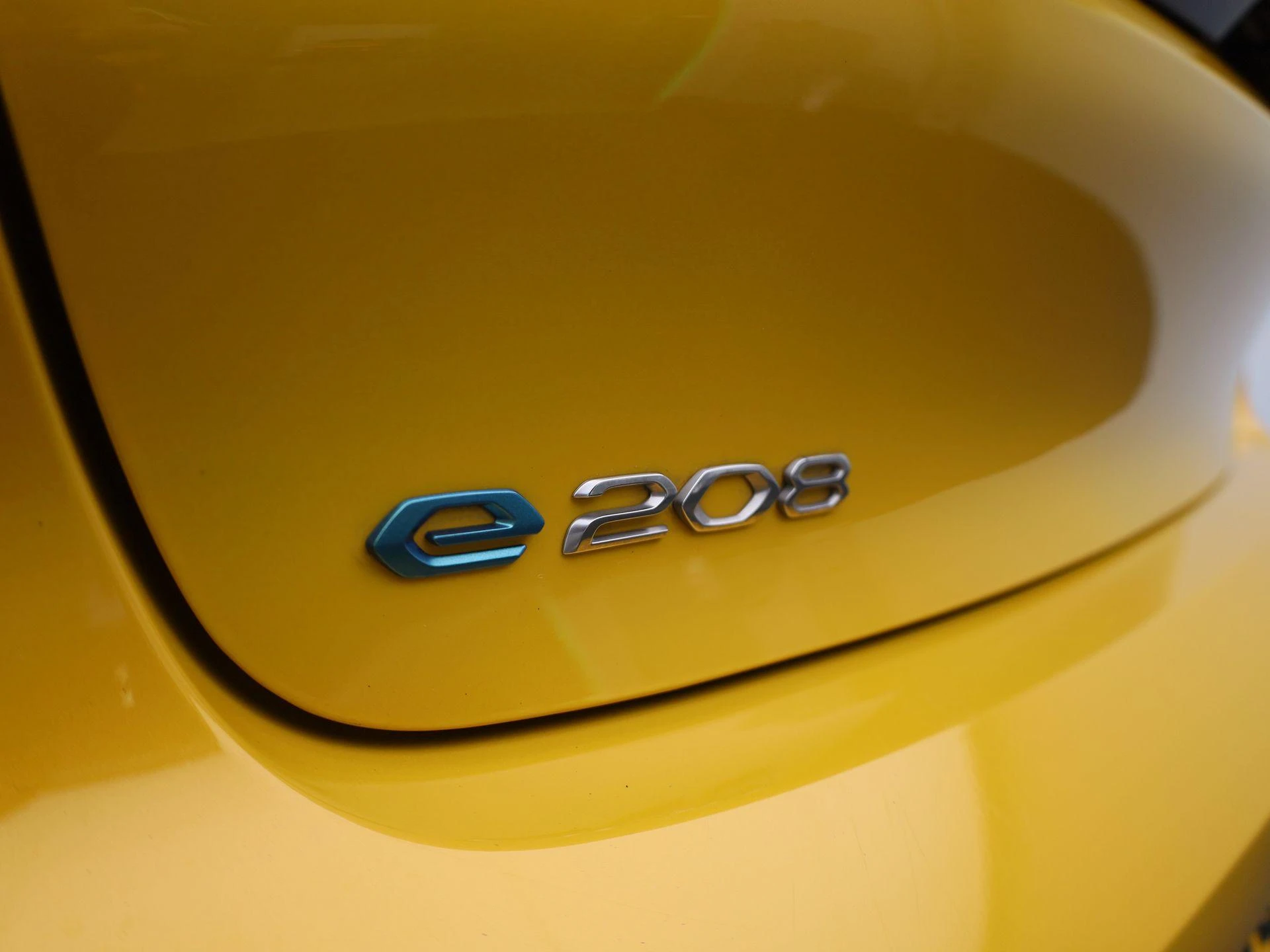 Peugeot-e-208-image-33