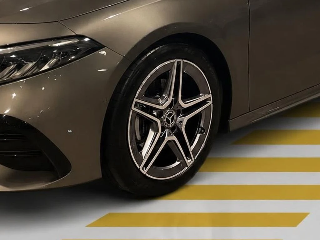 Mercedes-Benz-A-Klasse 200-image-5
