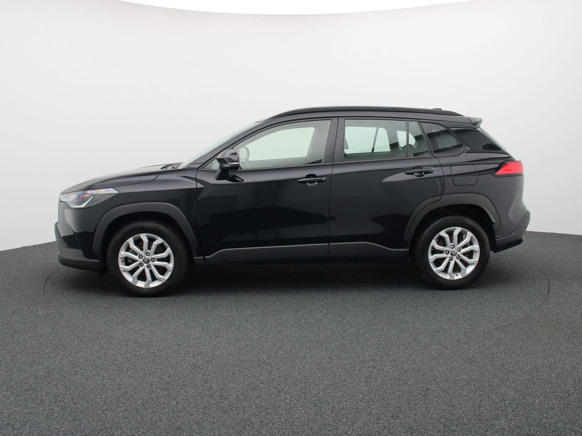 Toyota-Corolla Cross-image-3