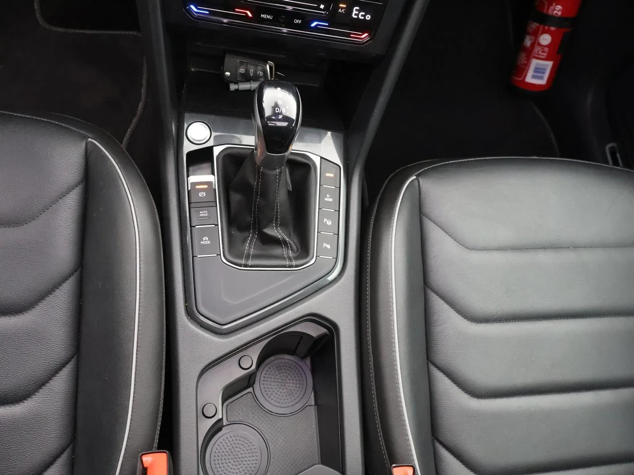 Volkswagen Tiguan eHybrid (PHEV) Tiguan eHybrid 1.4PHEV R-Line Business Premium 150PK *AUTOMAAT*PANODAK*TREKHAAK*LEDER*CAMERA*ACC*PDC*...*