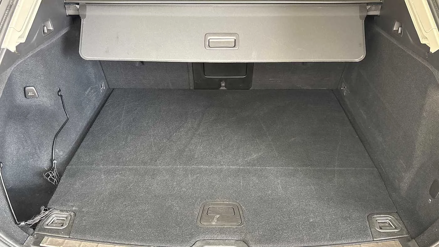Volvo XC60 T6 AWD PHEV Electric/Petrol Plus Dark