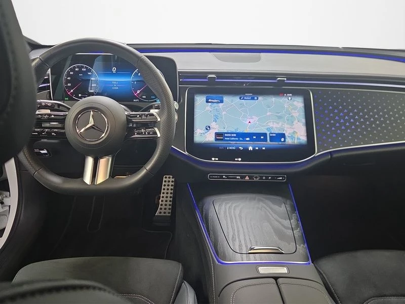 Mercedes-Benz E-Klasse 220 T d AMG DISTRO PANO 360° AHK ADV. NIGHT AMG Line