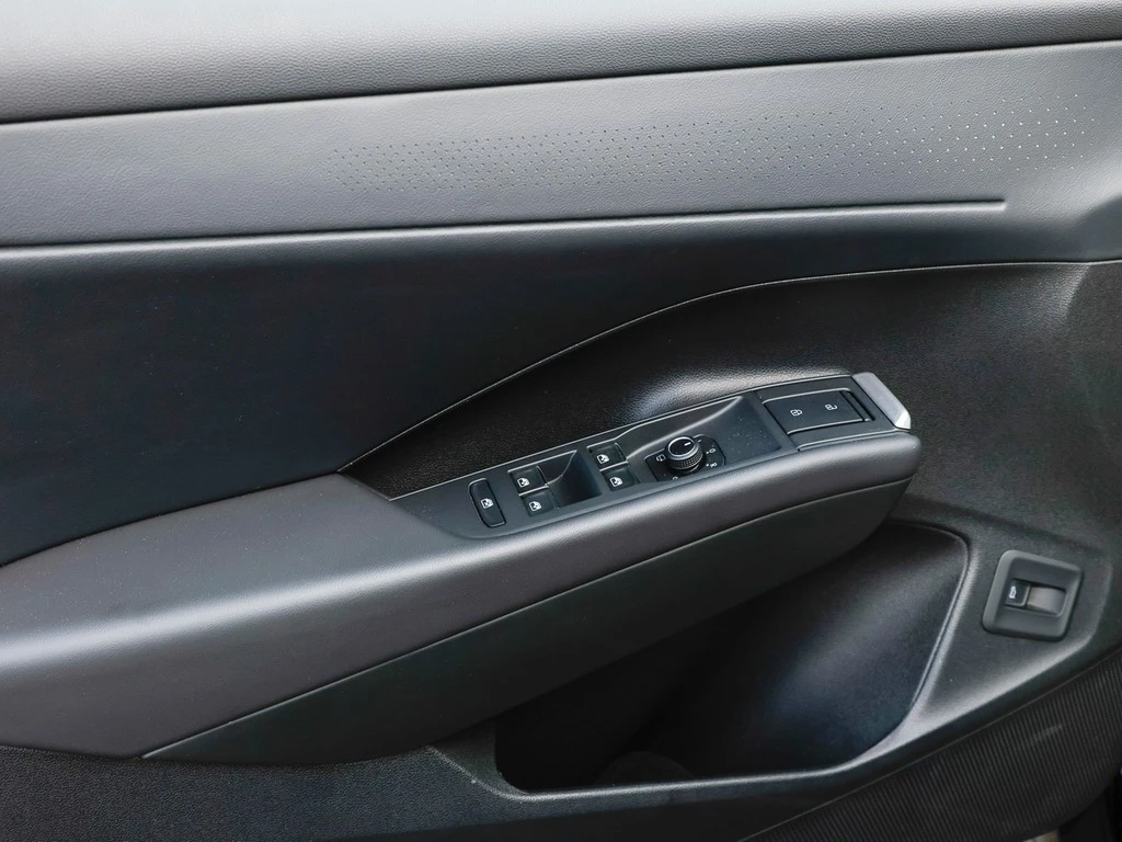 Volkswagen-T-Roc-image-15