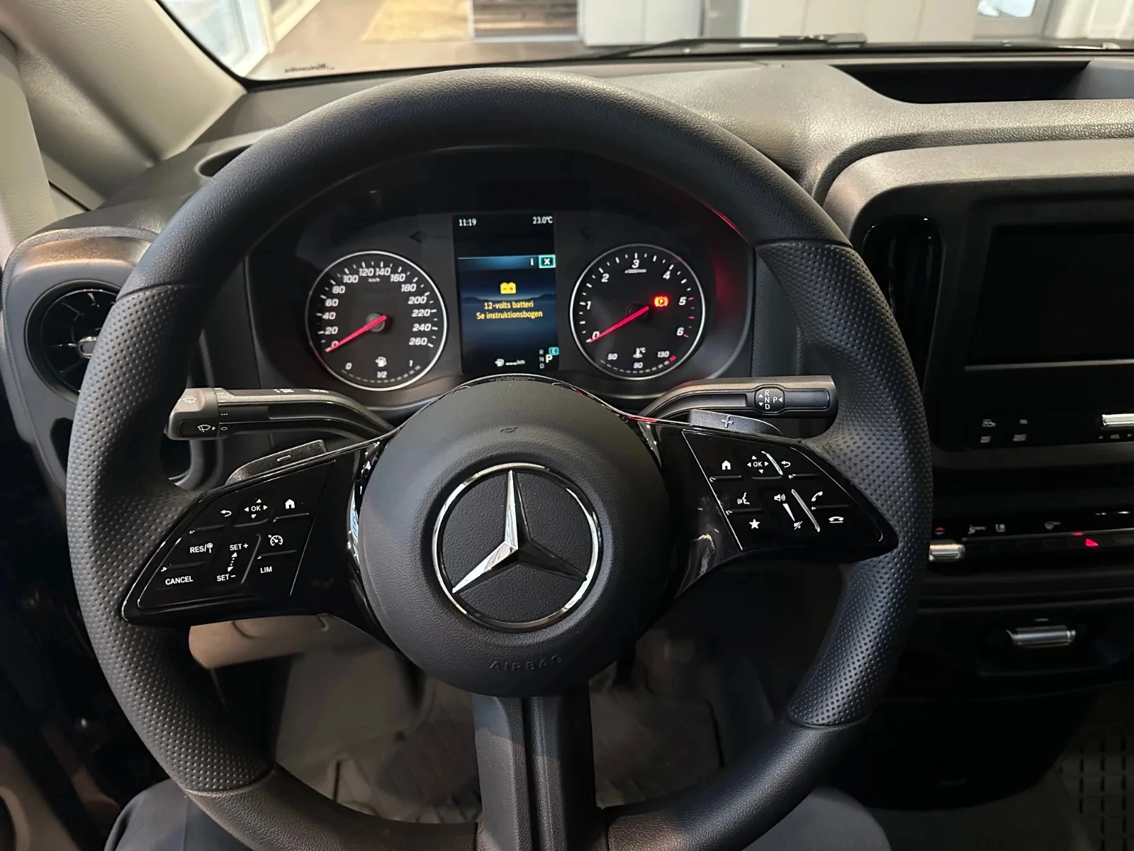 Mercedes-Benz-Vito-image-5