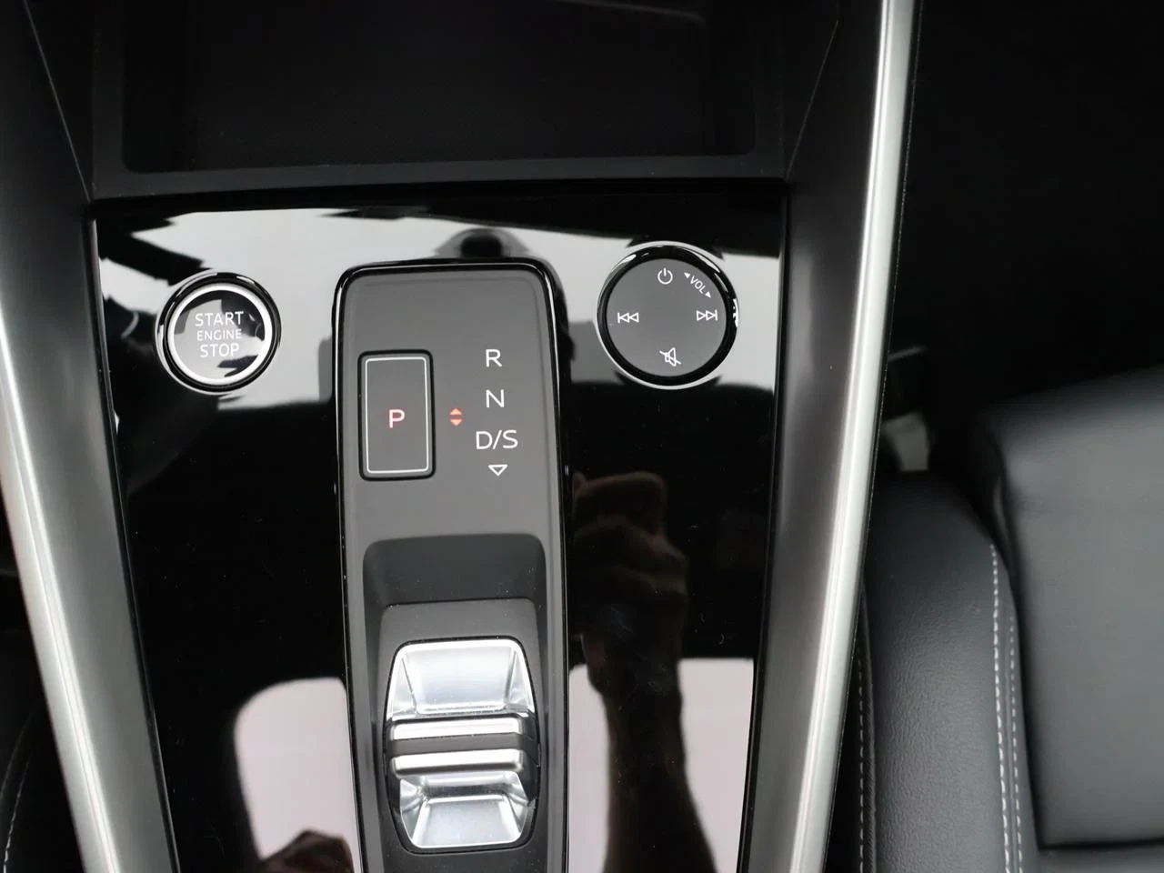 Audi A3 Sportback Audi A3 Sportback Sport Edition 3XS line 30TFSI 110PK *AUTOMAAT*PANODAK*LEDER*SPORTZETELS*PDC*ACC*NAVIAPP-CONNECT*...*