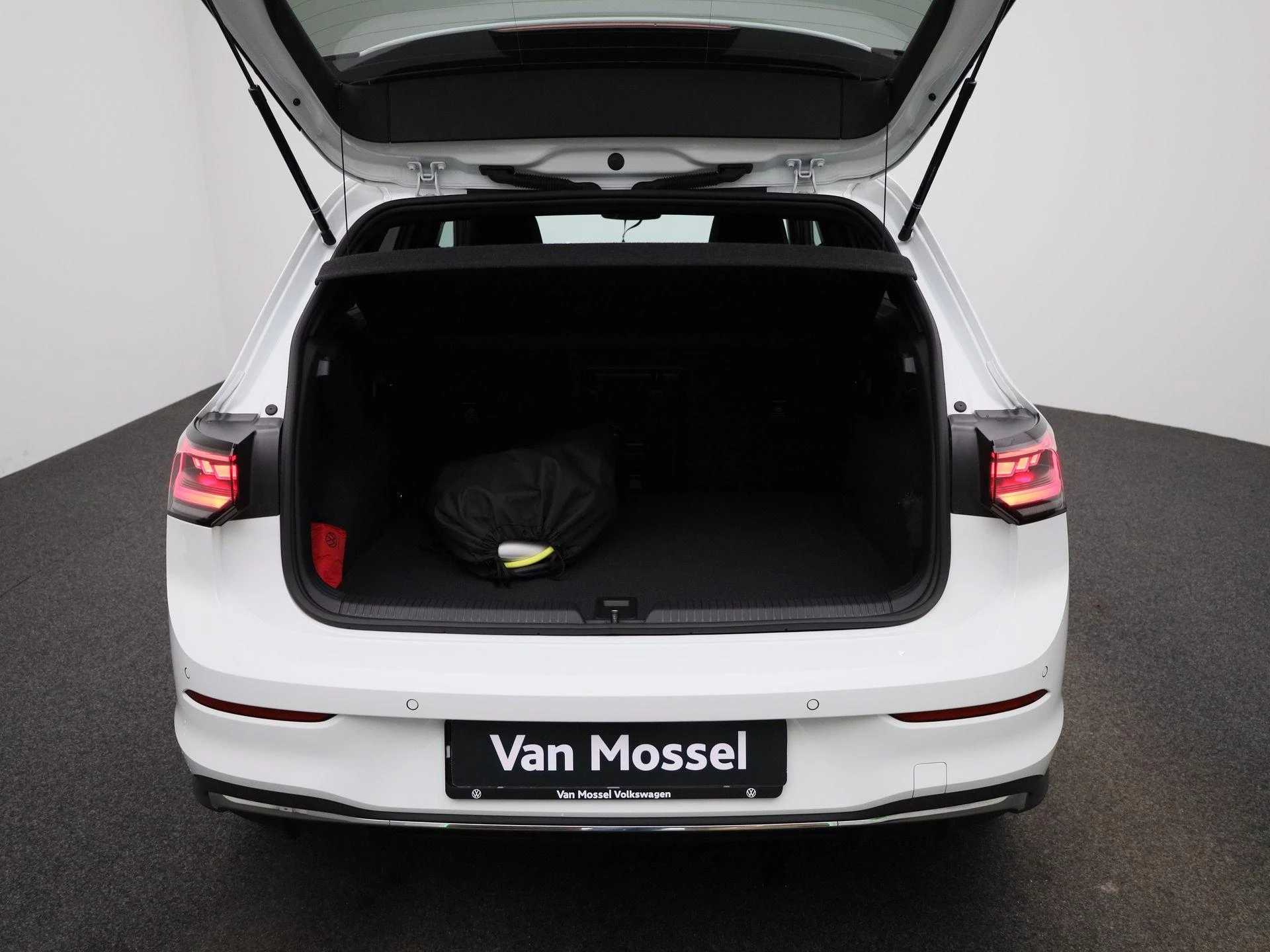Volkswagen-Golf-image-10