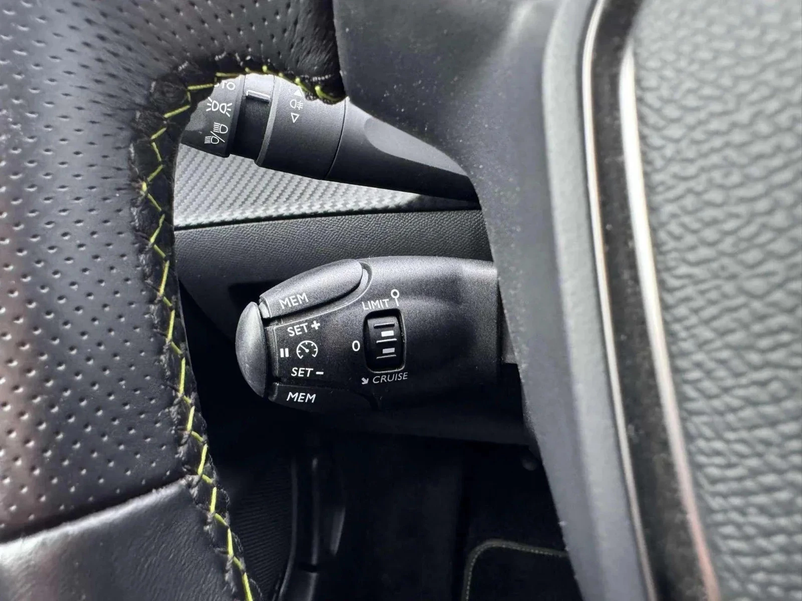 Peugeot-e-208-image-18