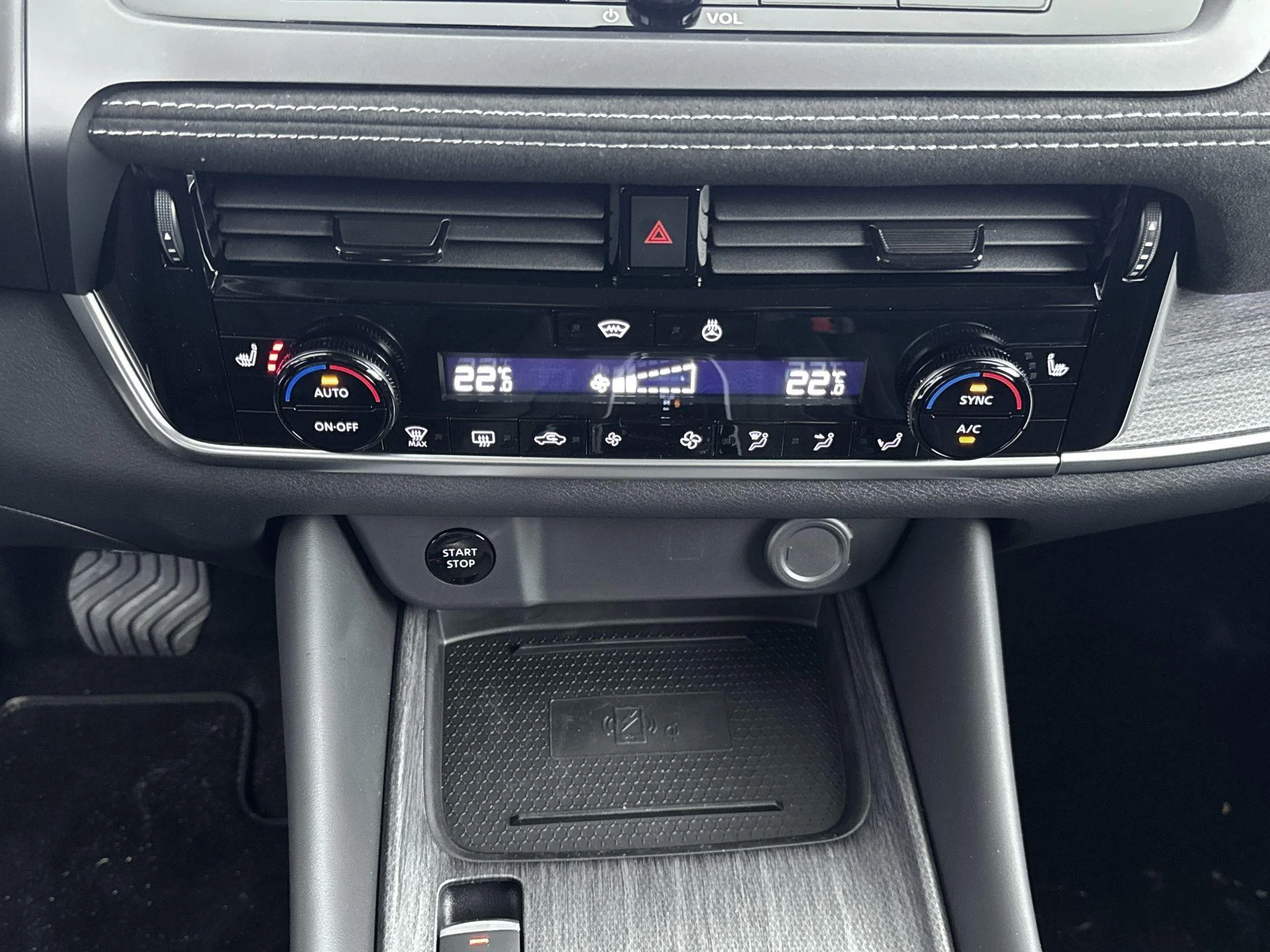 Nissan-QASHQAI-image-23