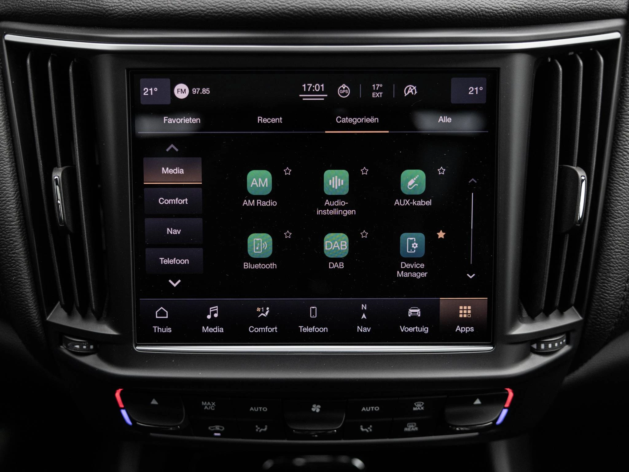 Maserati-Levante-image-50