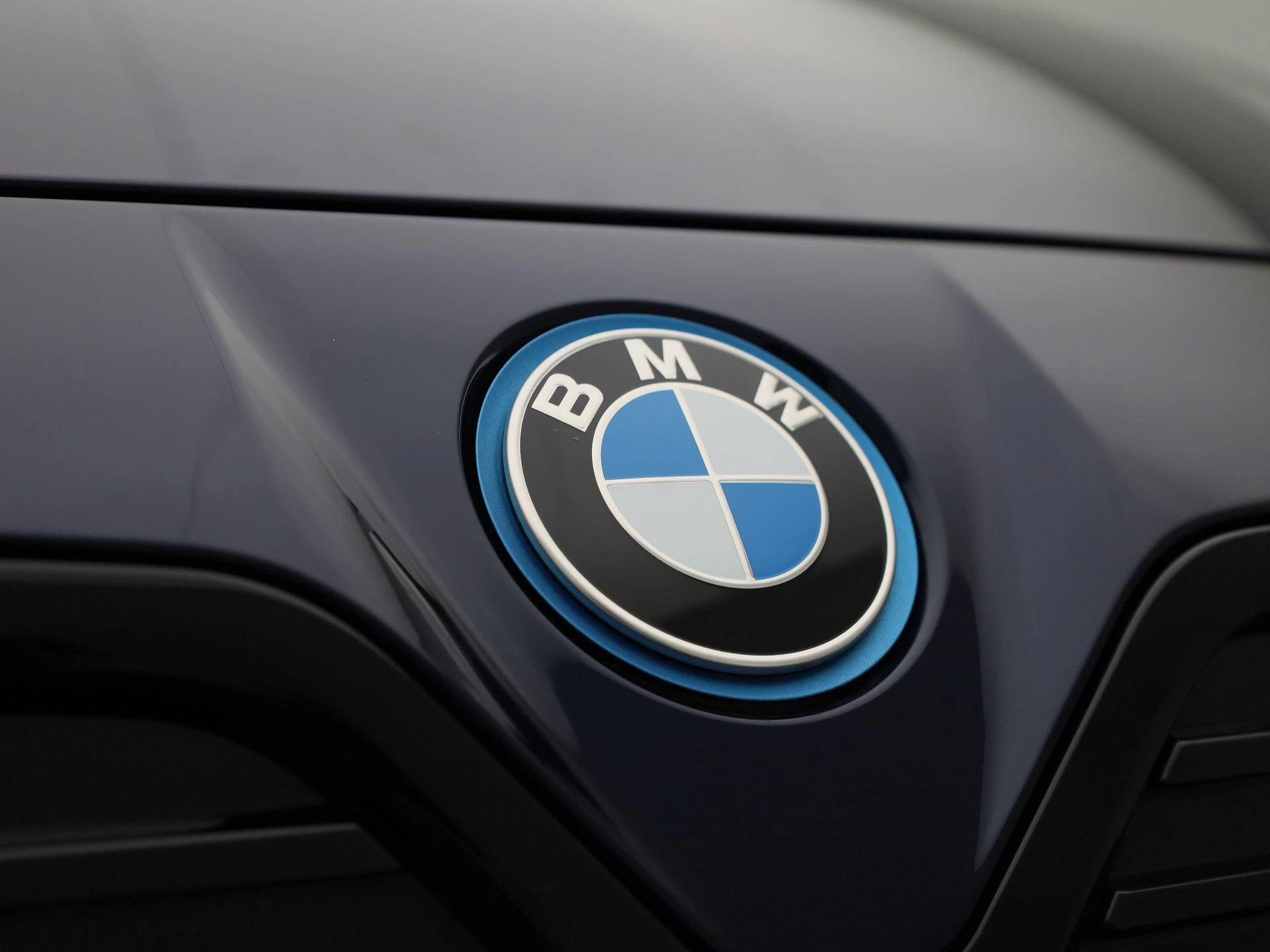 BMW-i4-image-64