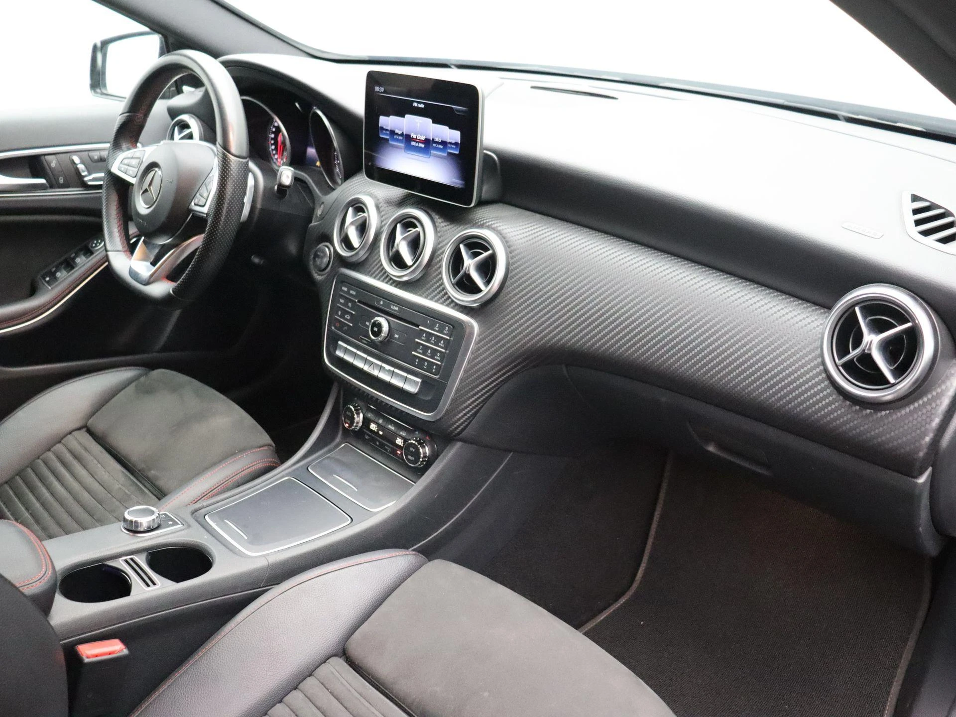 Mercedes-Benz-A-Klasse-image-21