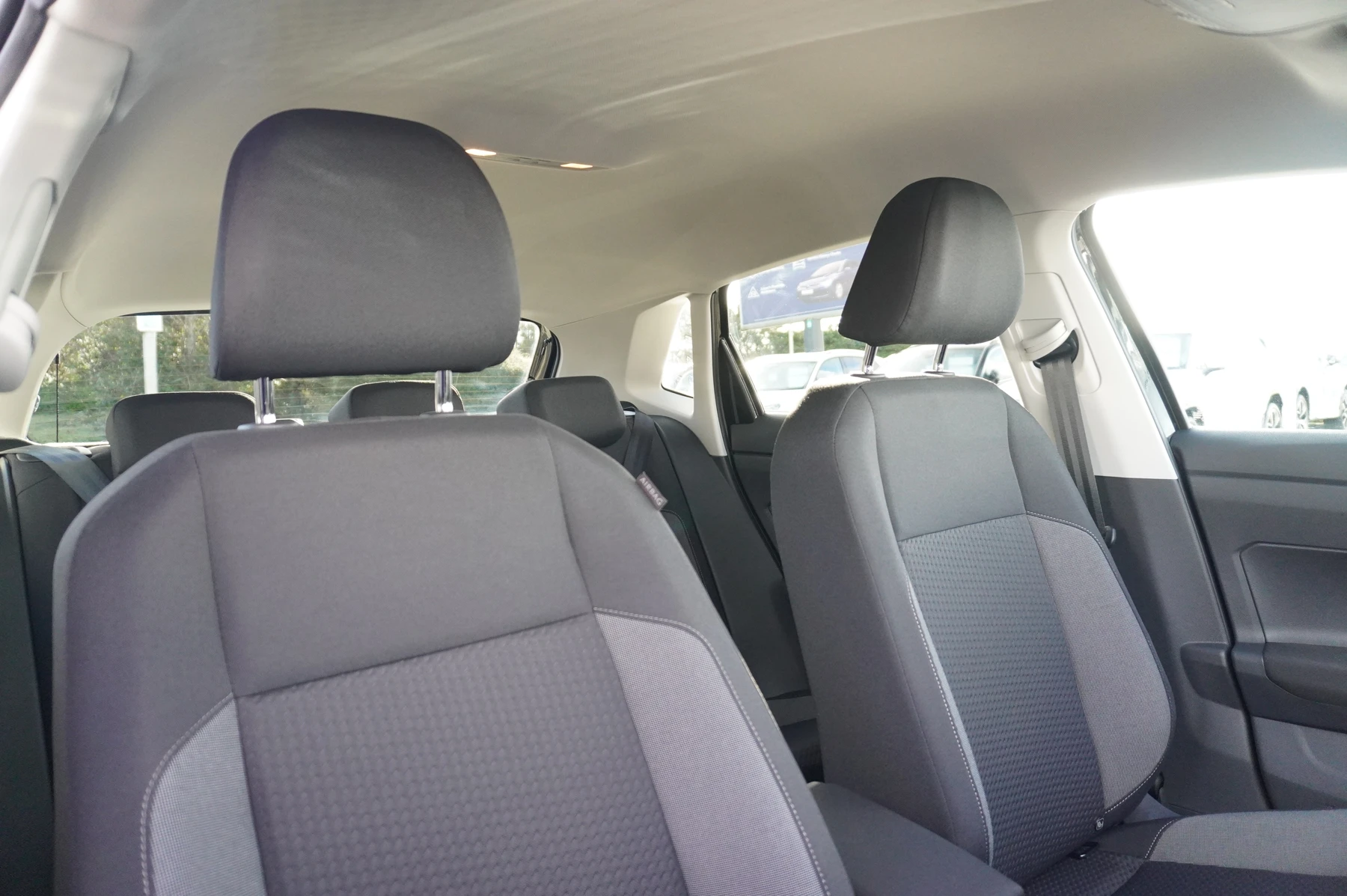 Volkswagen-Polo-image-7