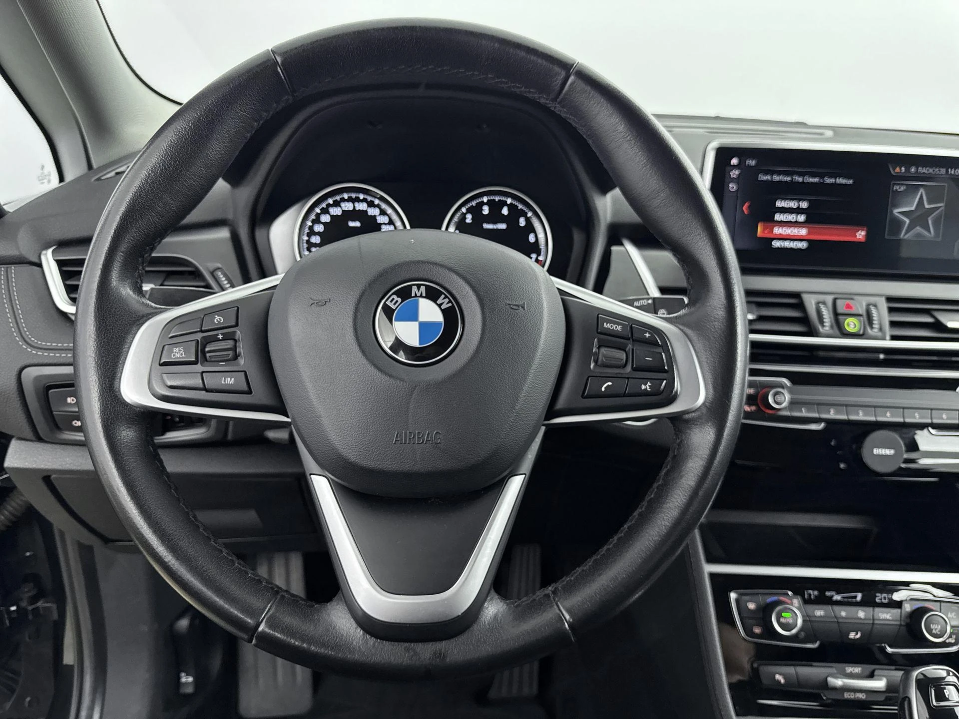 BMW-2 Serie-image-26