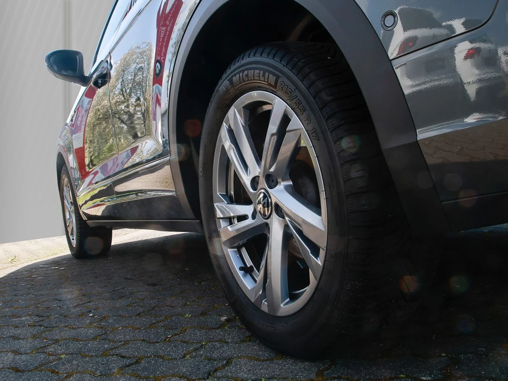Volkswagen T-Roc 1.0 TSI R-Line *LED*Navi*Kamera*ergo-Active*Climatronic*Sittzhzg*uvm...