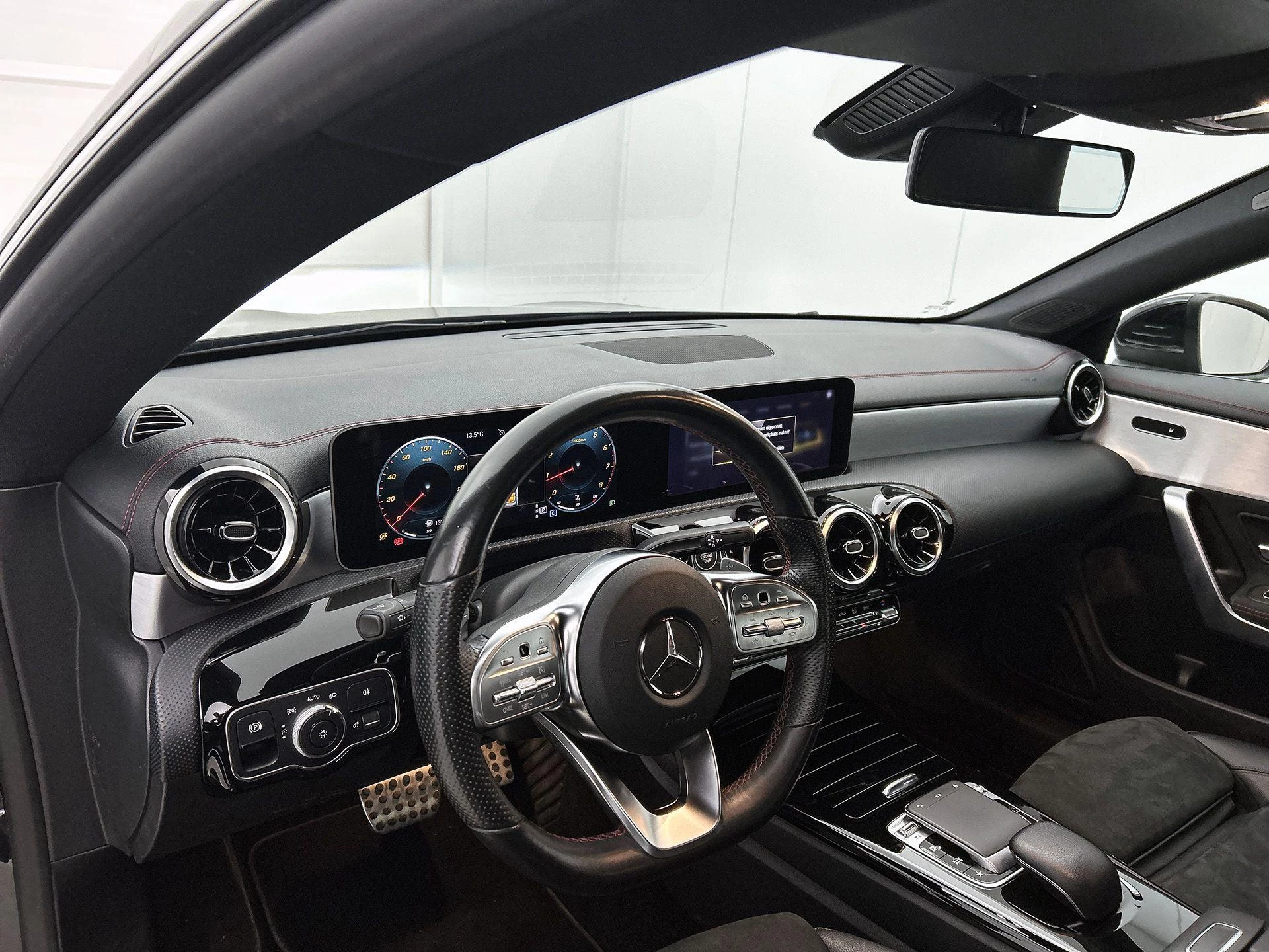Mercedes-Benz-CLA-image-17