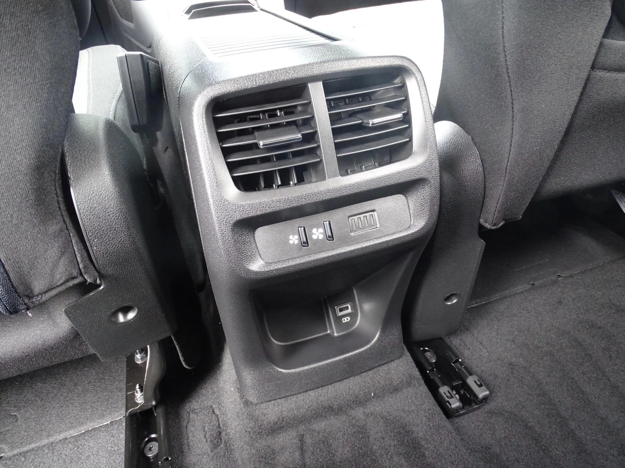 Opel Combo Life 1.2T Edition+gps+camera+park pilot achteraan