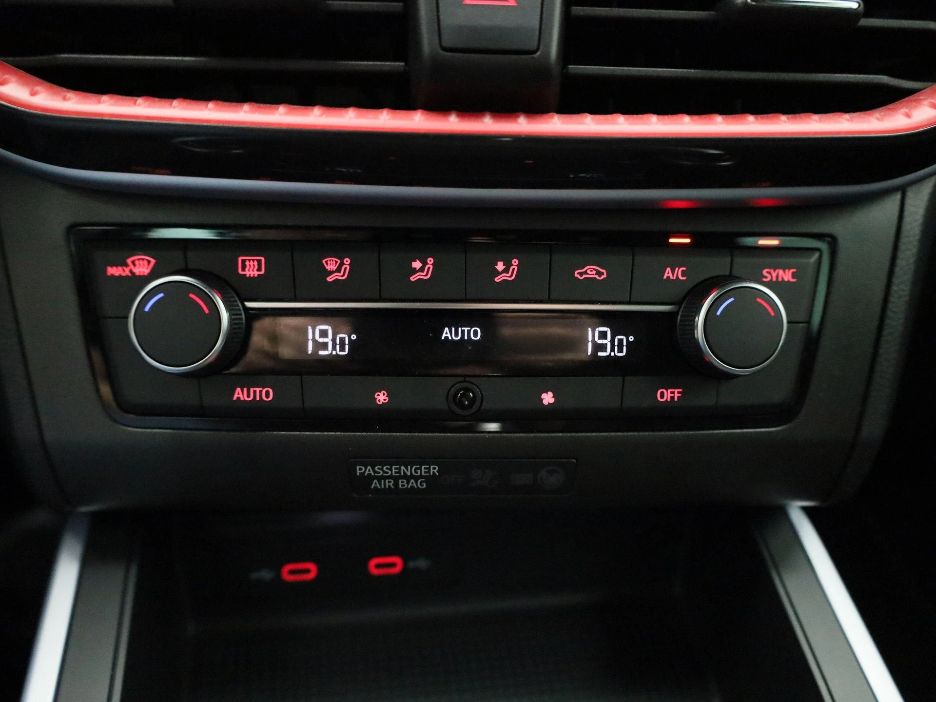 SEAT-Arona-image-19