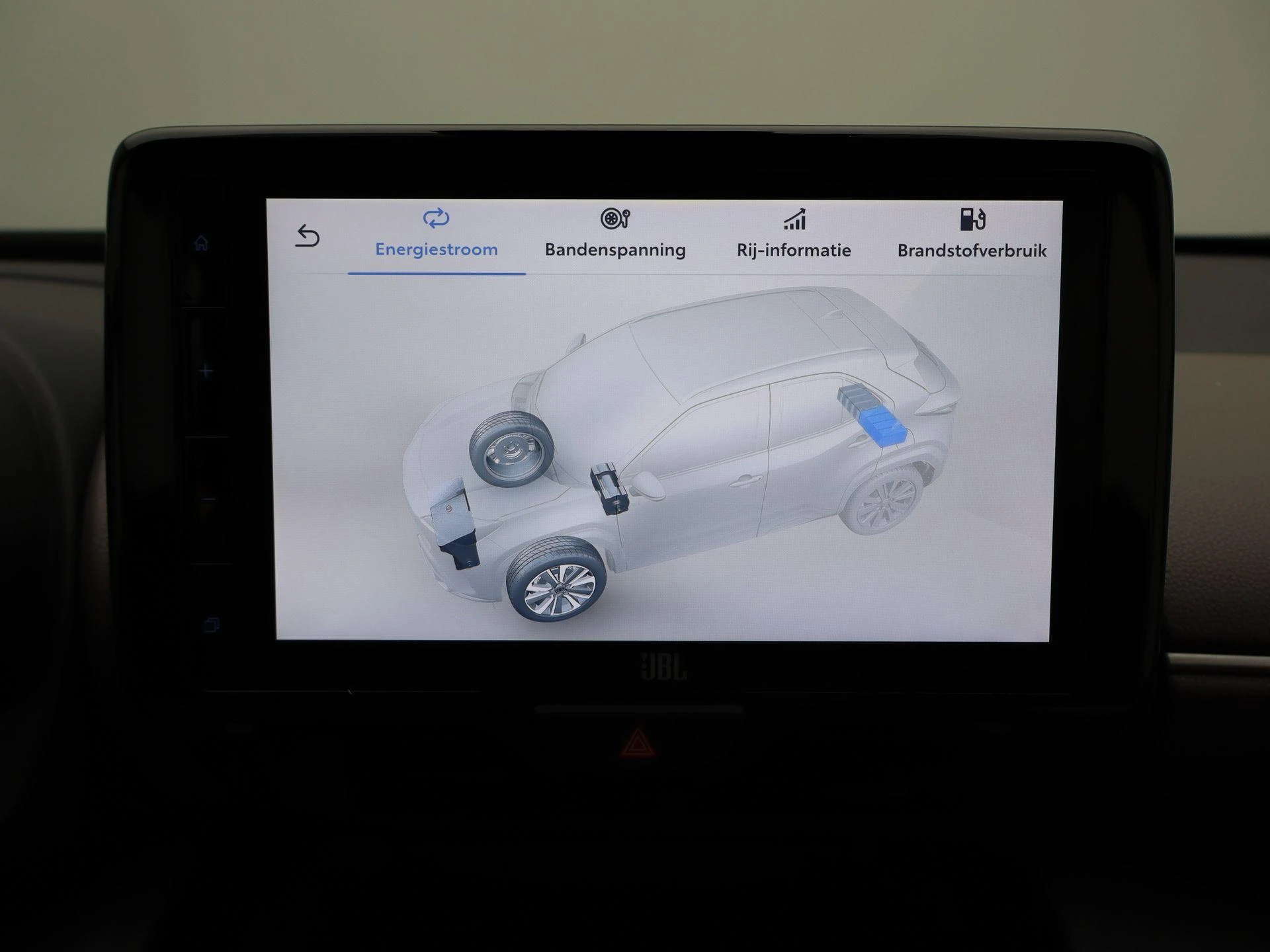 Toyota-Yaris Cross-image-16