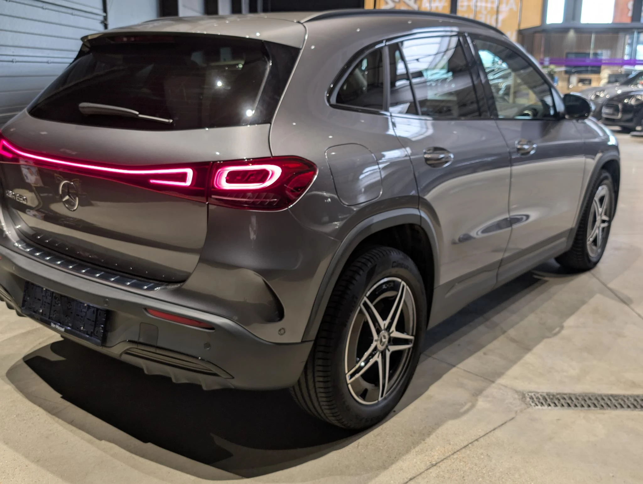 Mercedes-Benz-EQA-image-8