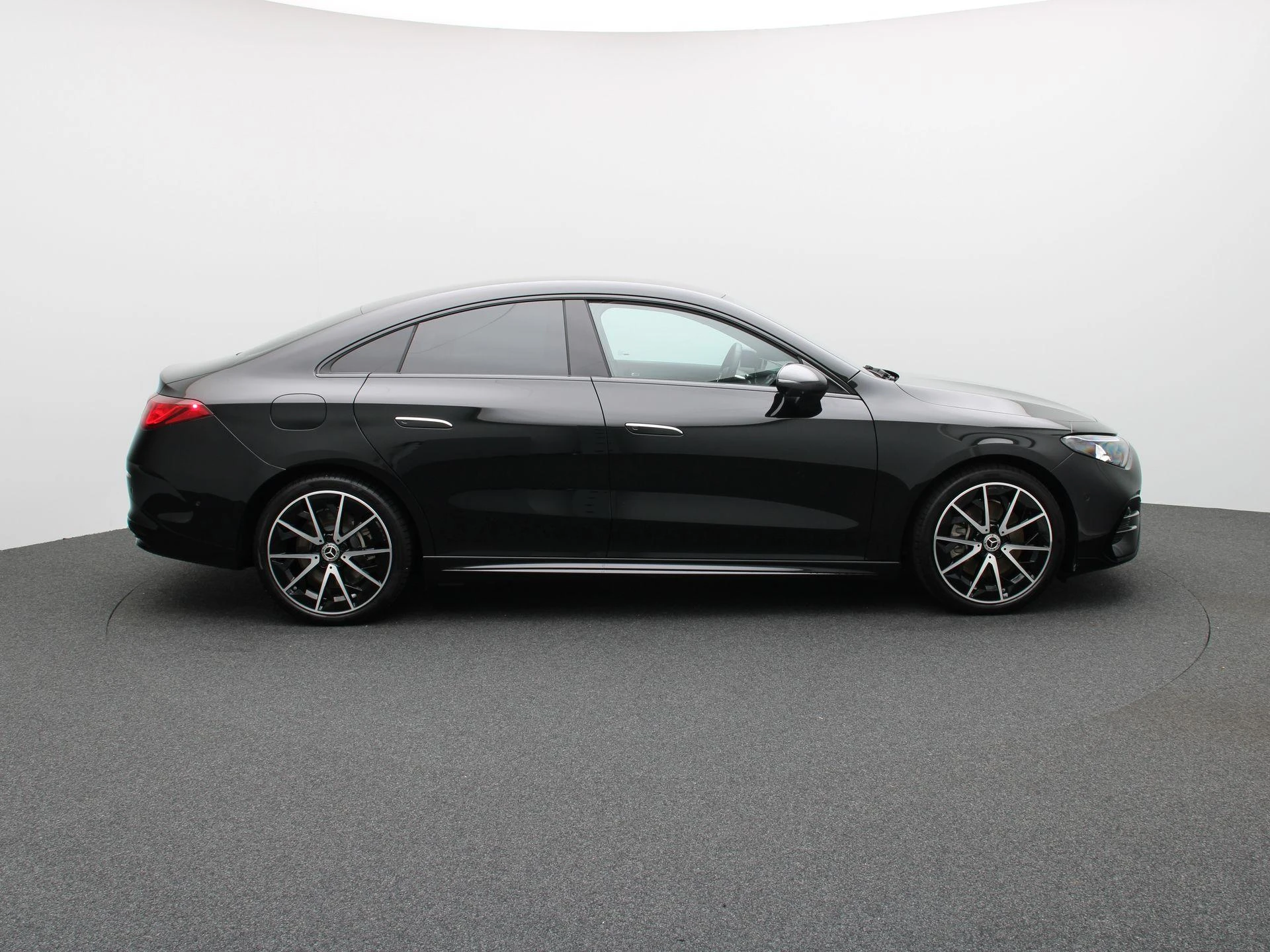 Mercedes-Benz-CLA-image-5