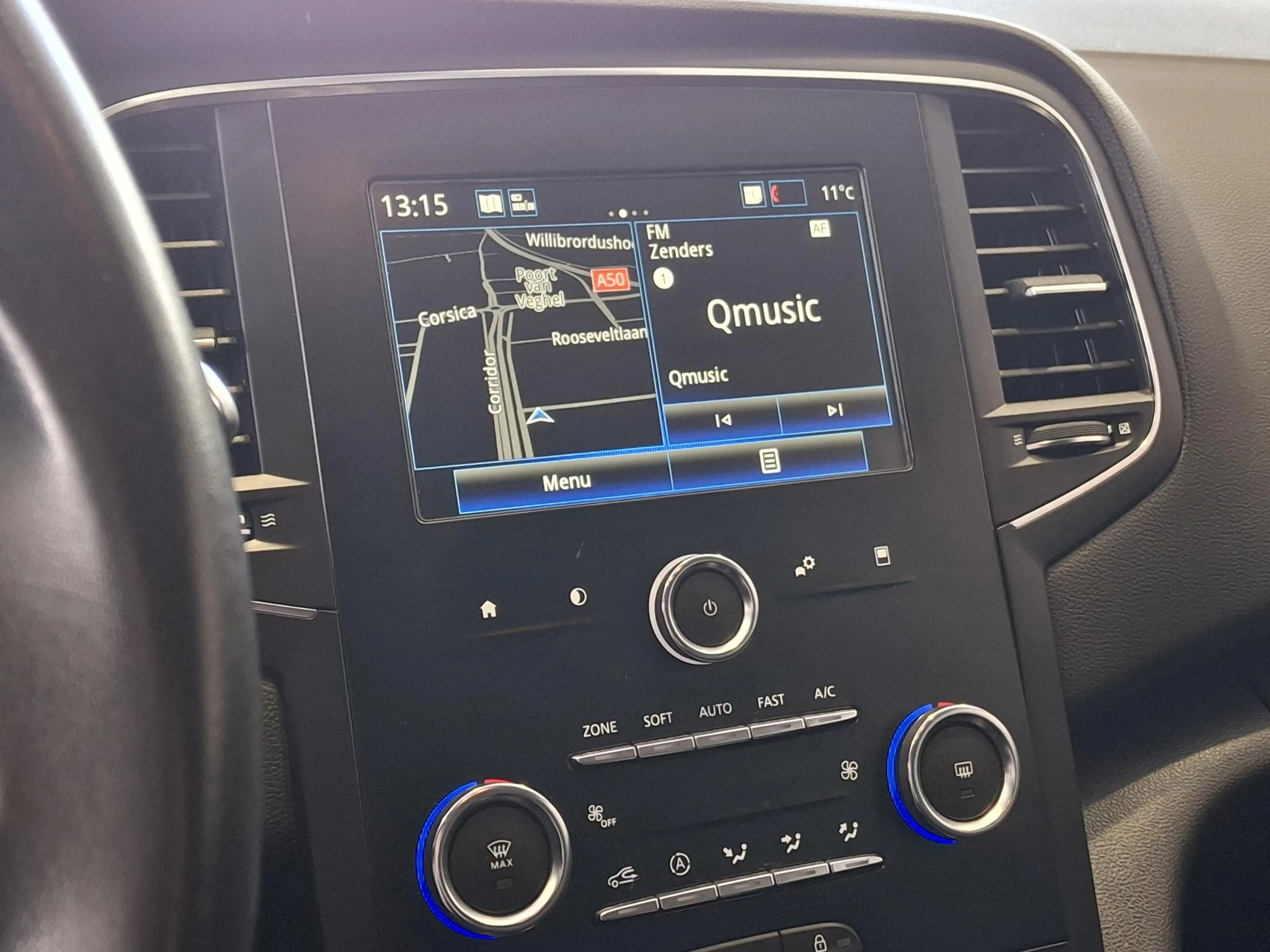 Renault-Mégane Estate-image-13