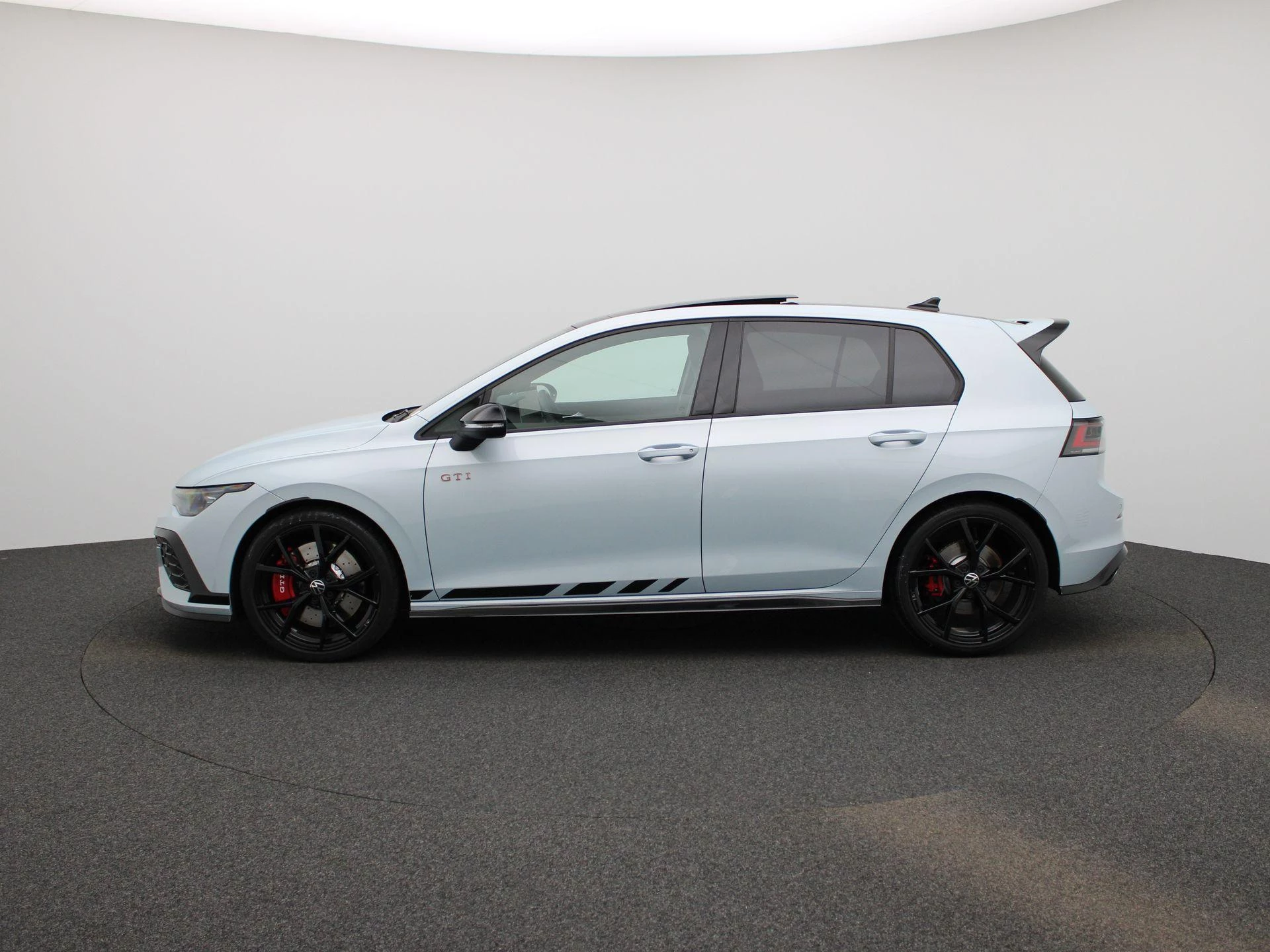 Volkswagen-Golf-image-3