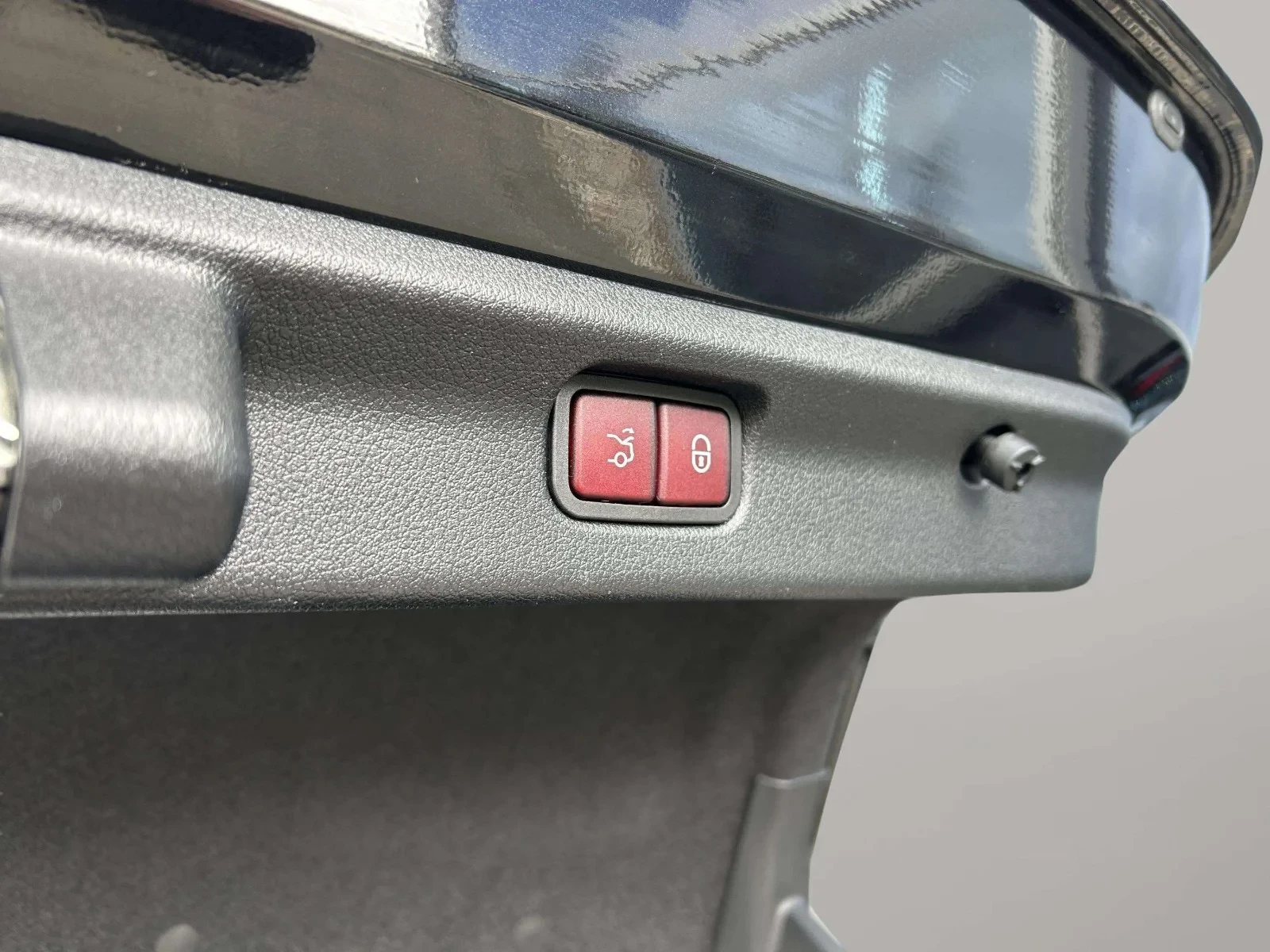 Mercedes-Benz-EQE-image-22