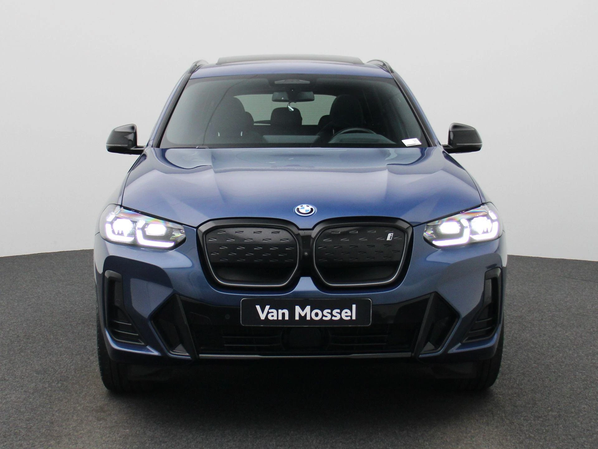BMW-iX3-image-2