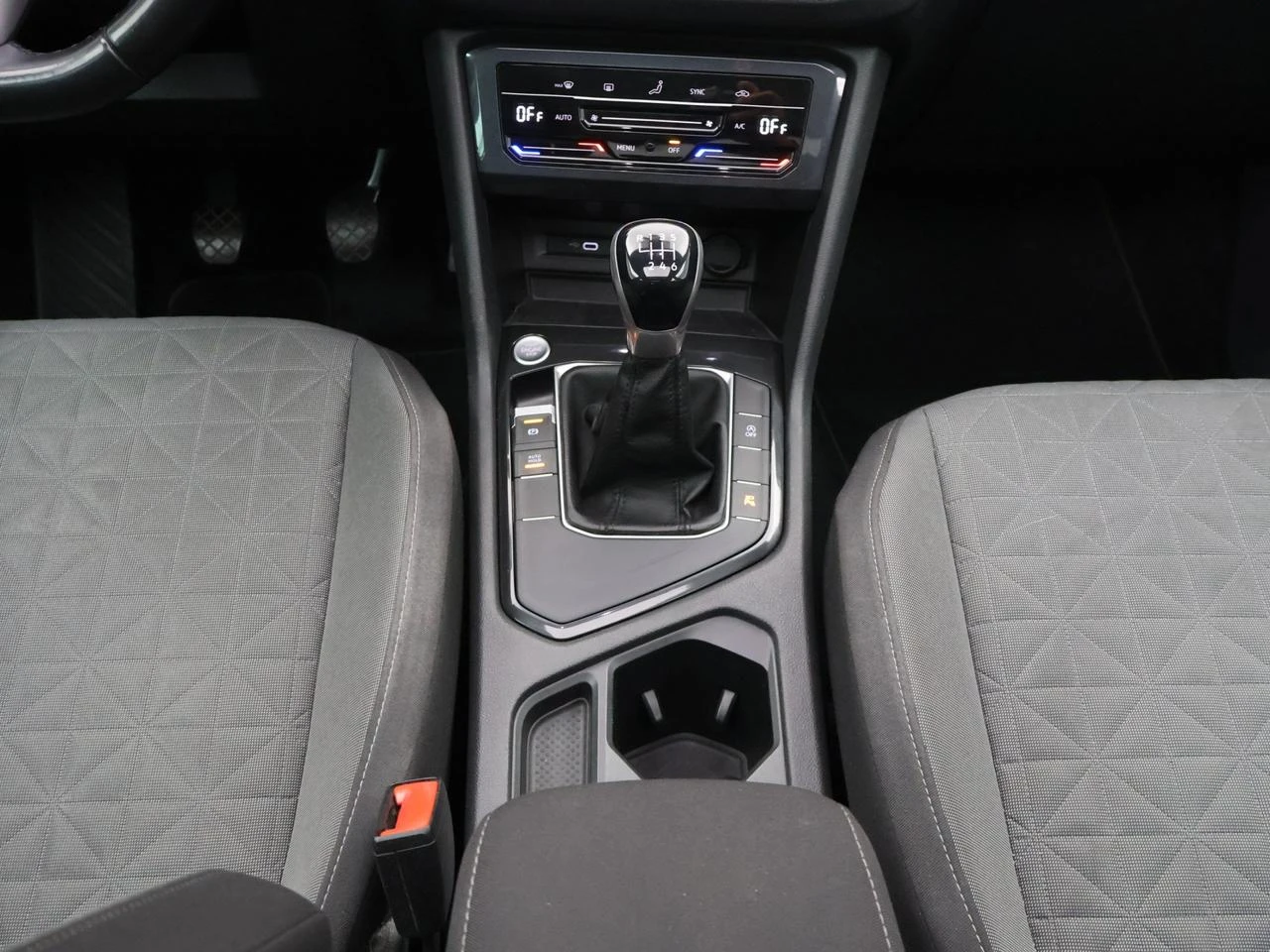 Volkswagen-Tiguan-image-16