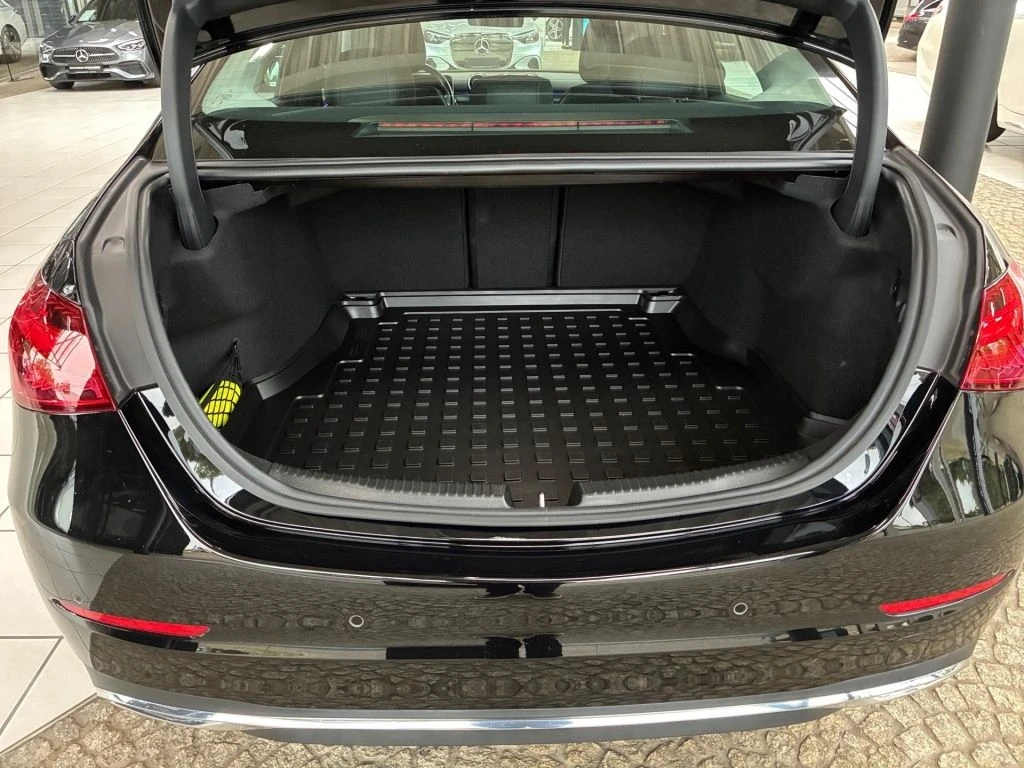 Mercedes-Benz-C-Klasse 200 d-image-13