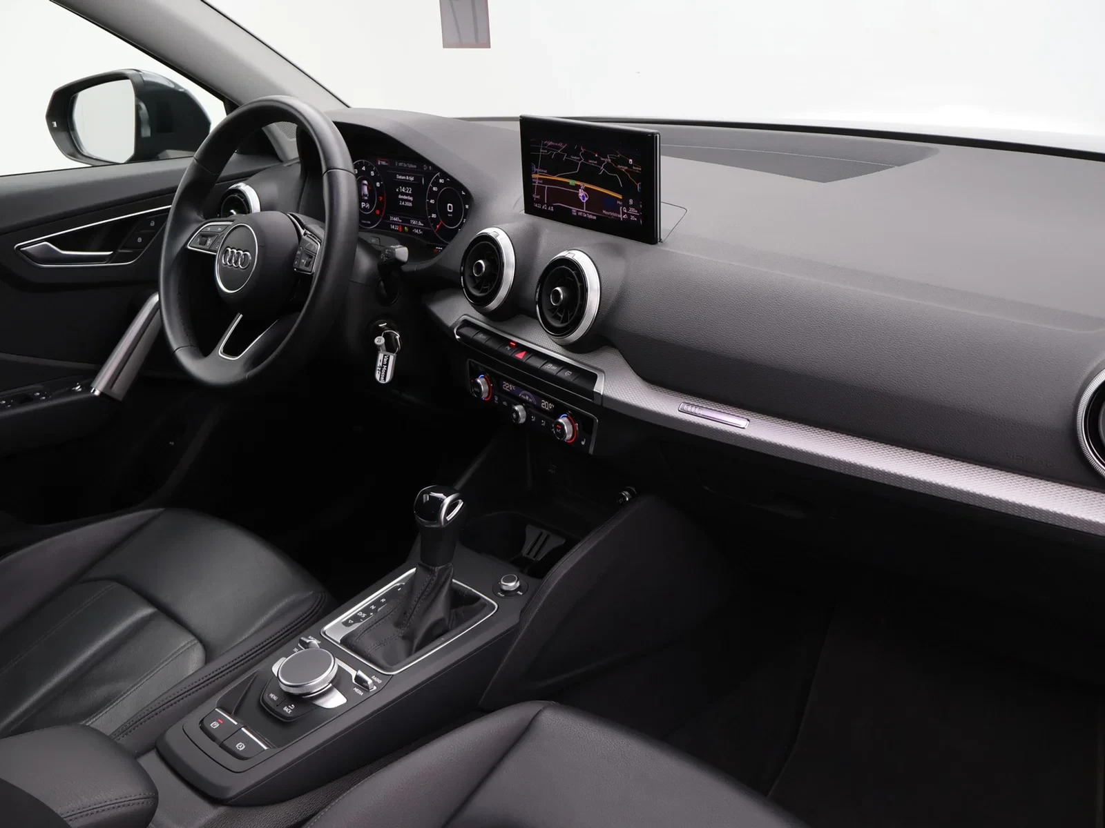 Audi Q2 Audi Q2 Business Edition Advanced 35TFSI 150PK *AUTOMAAT*LEDER*NAVI*CAMERA*PDC*ACC*VIRTUAL COCKPIT*.