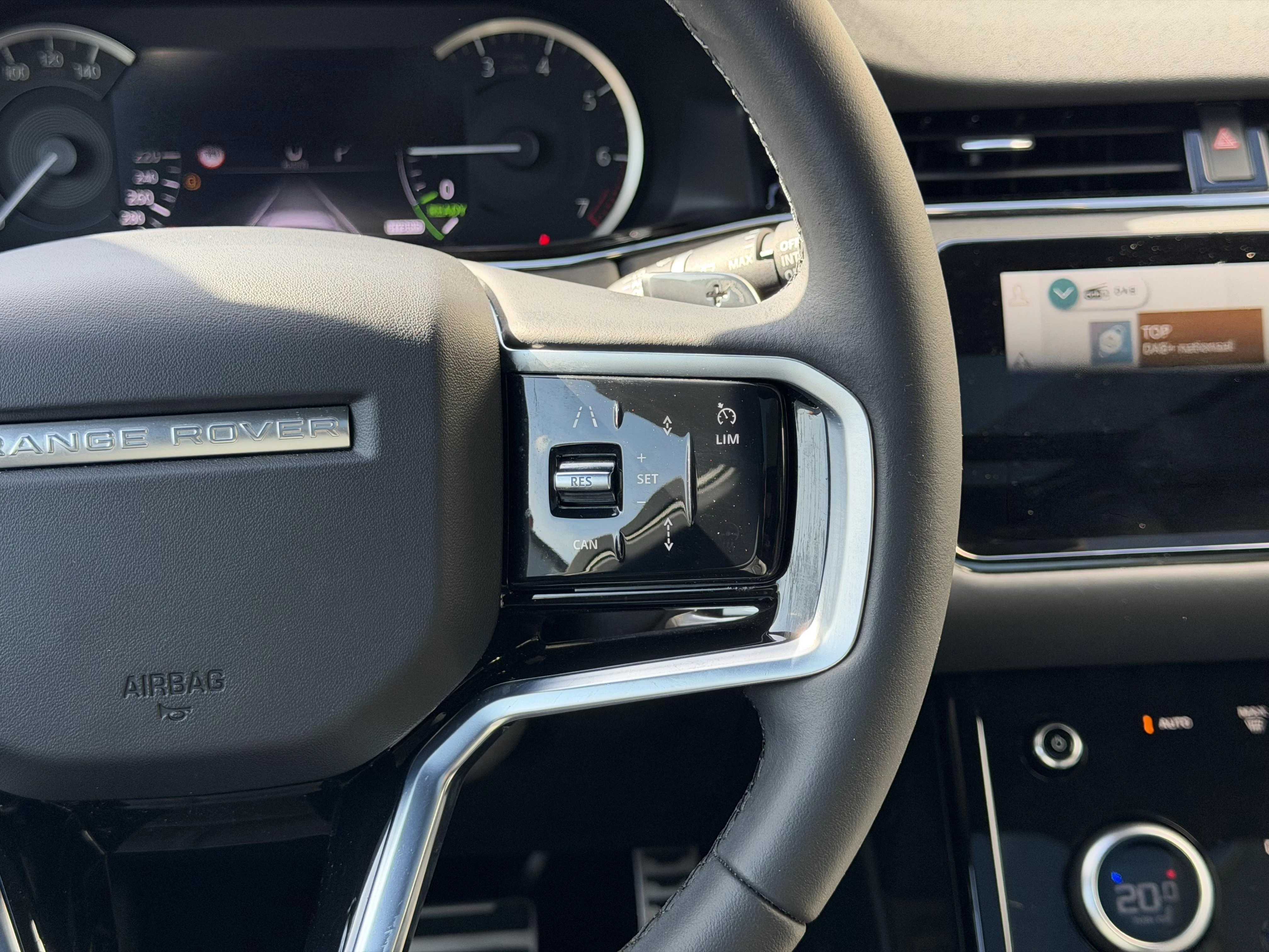 Land Rover Range Rover Evoque P300e PHEV R-Dynamic SE