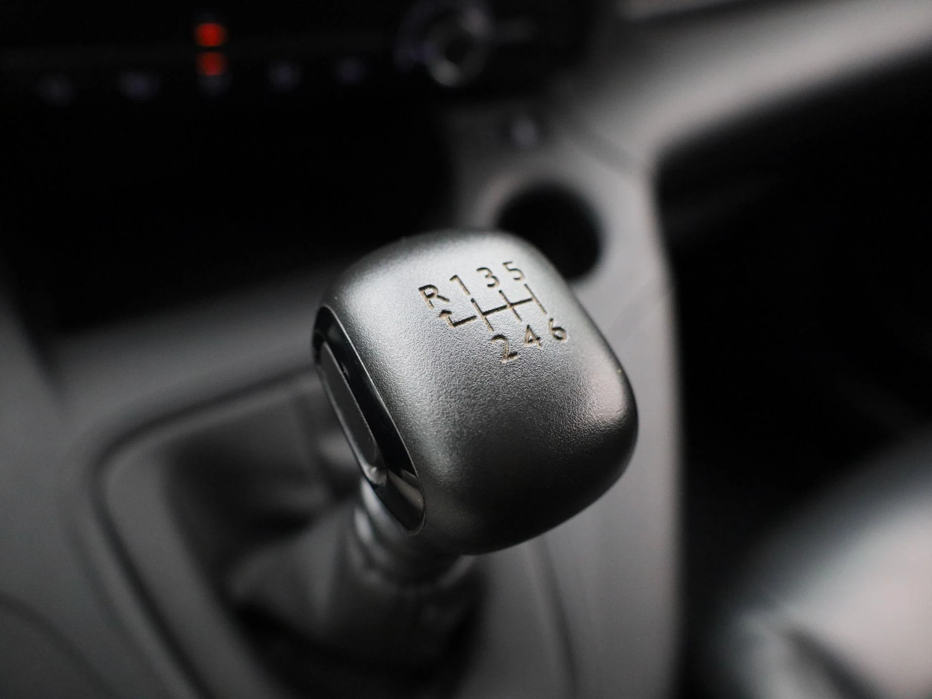Opel-Combo Life-image-23