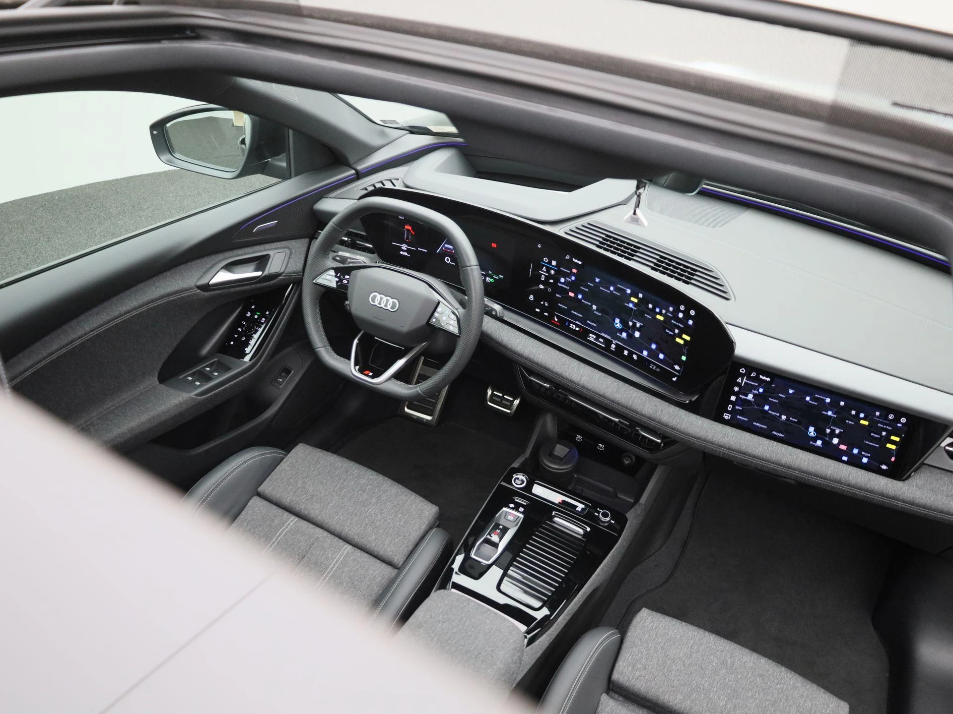 Audi-Q6 e-tron-image-45