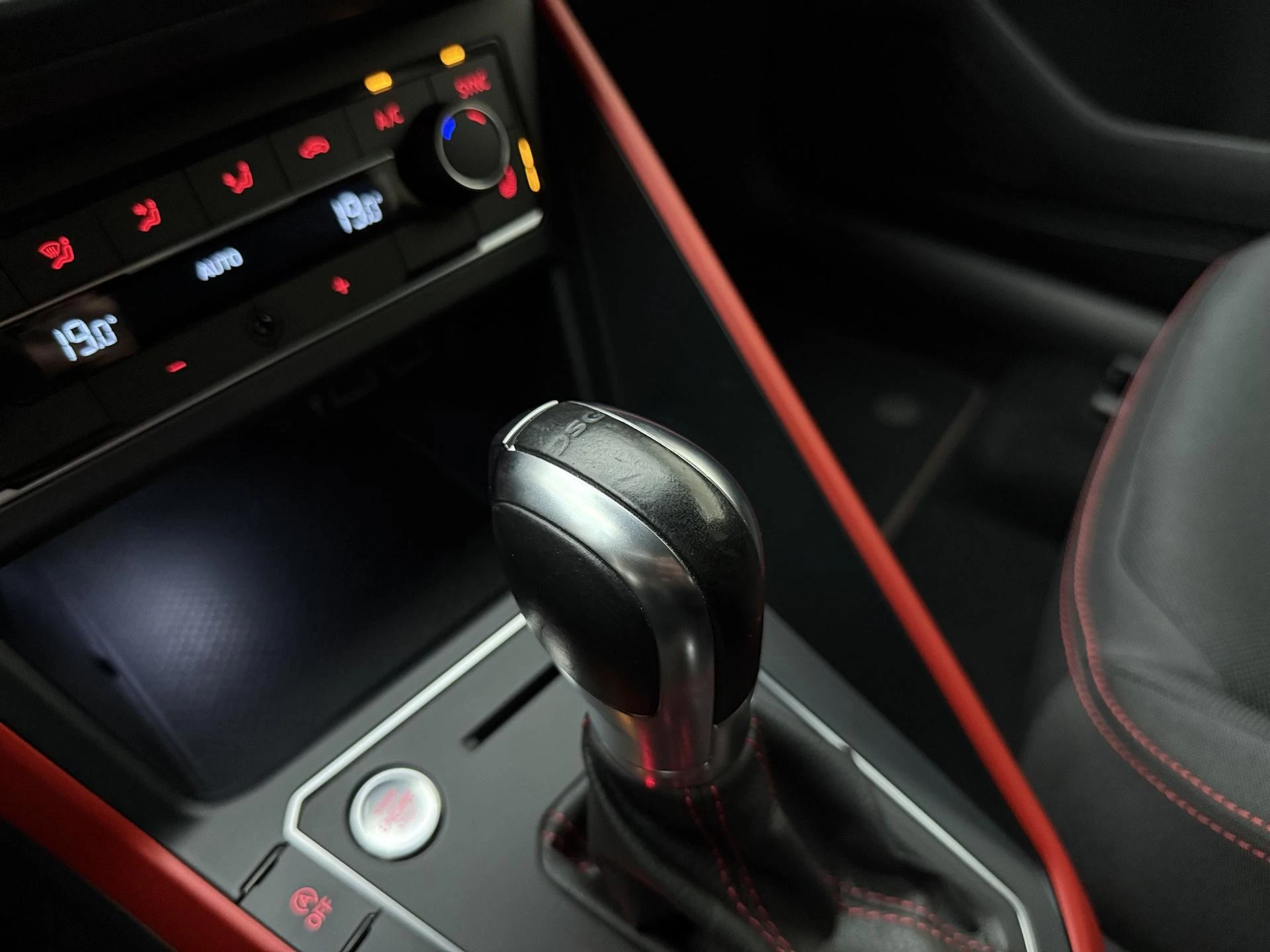 Volkswagen-Polo-image-23