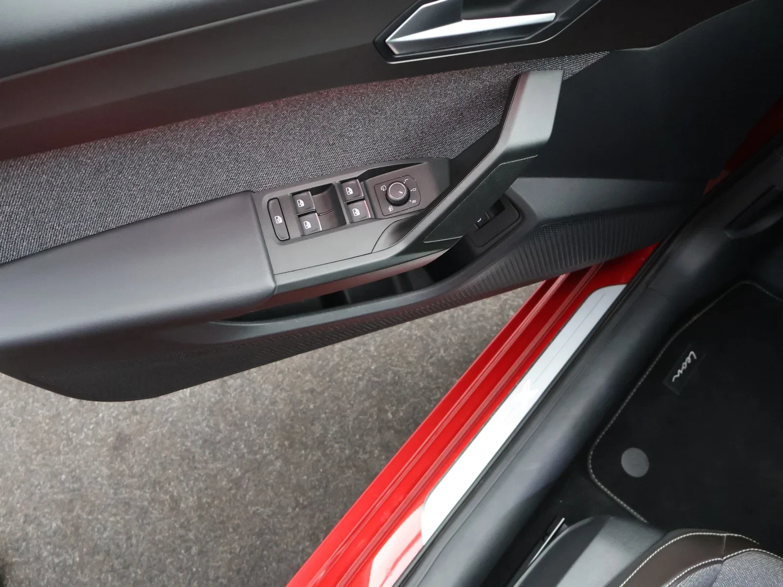 SEAT Leon e-Hybrid (PHEV) Leon e-Hybrid 1.4 Xcellence D204PK *AUTOMAAT*VIRTUAL COCKPIT*LEDER*CAMERA*PDC*CRUISE*KEYLESS GO*NAVI*APP-CONNECT*...*