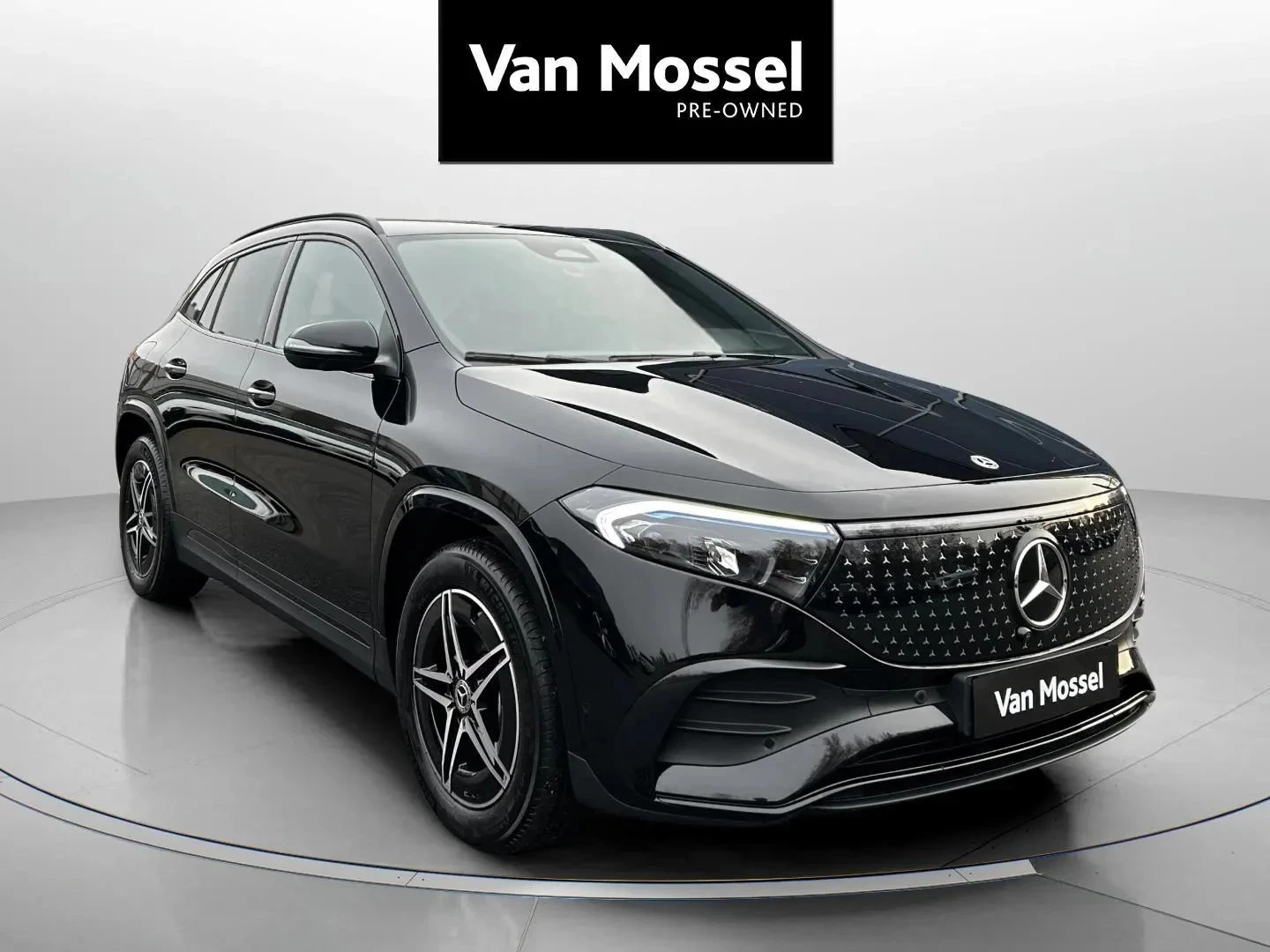 Mercedes-Benz-EQA-image-2