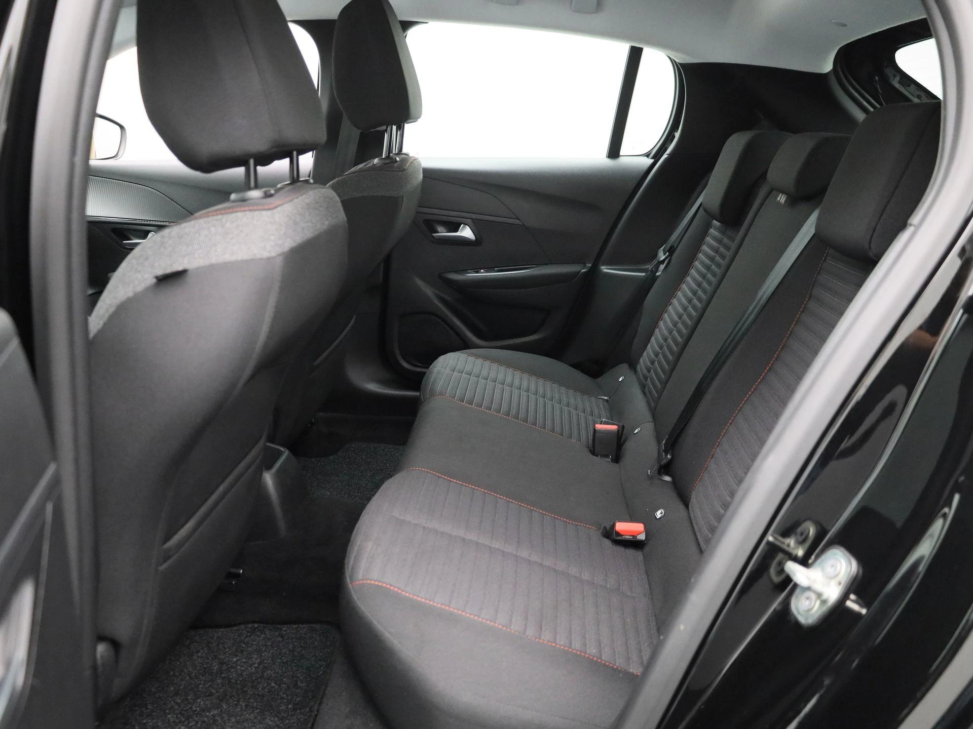 Peugeot-208-image-10