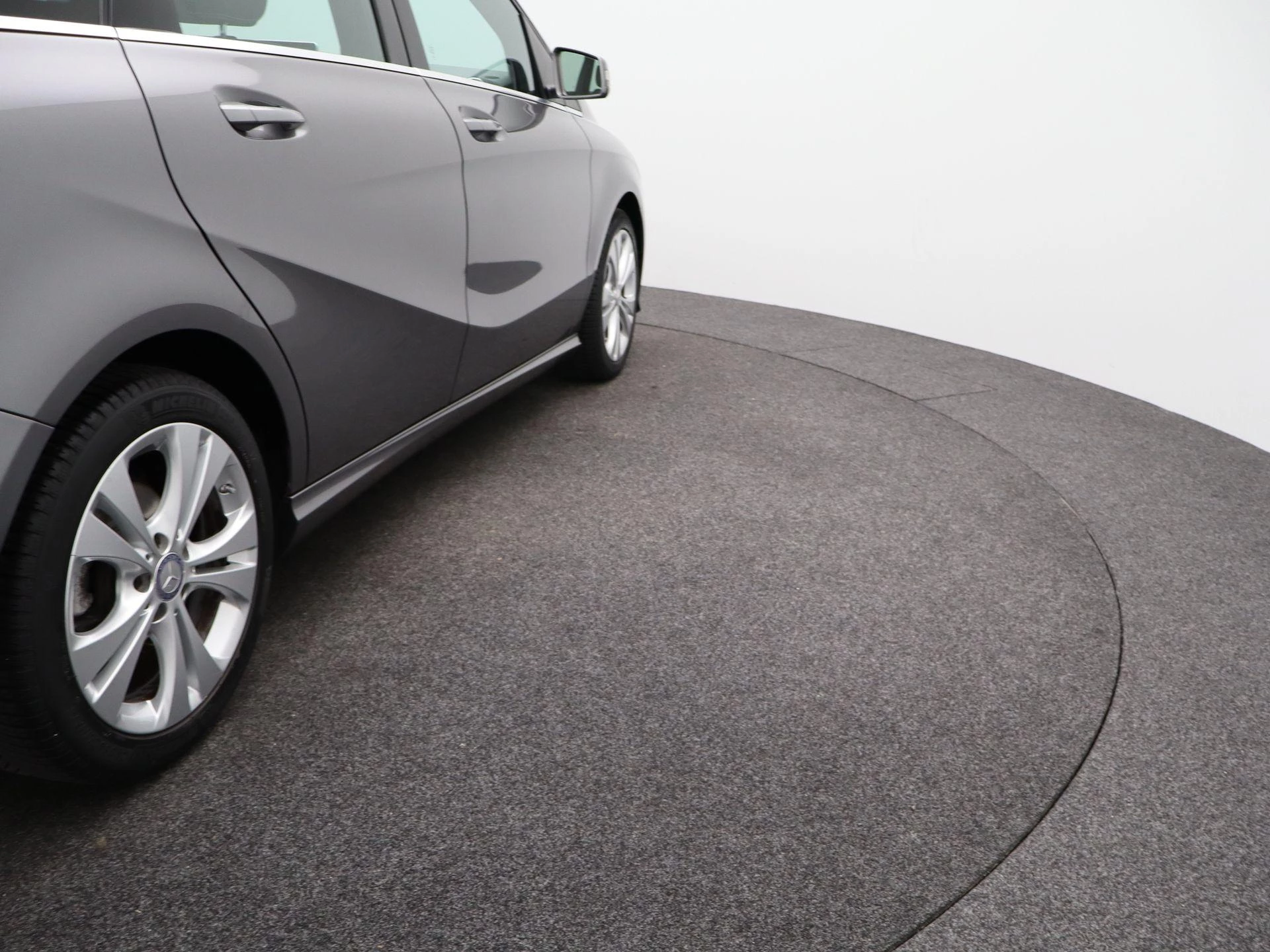 Mercedes-Benz-B-Klasse-image-37