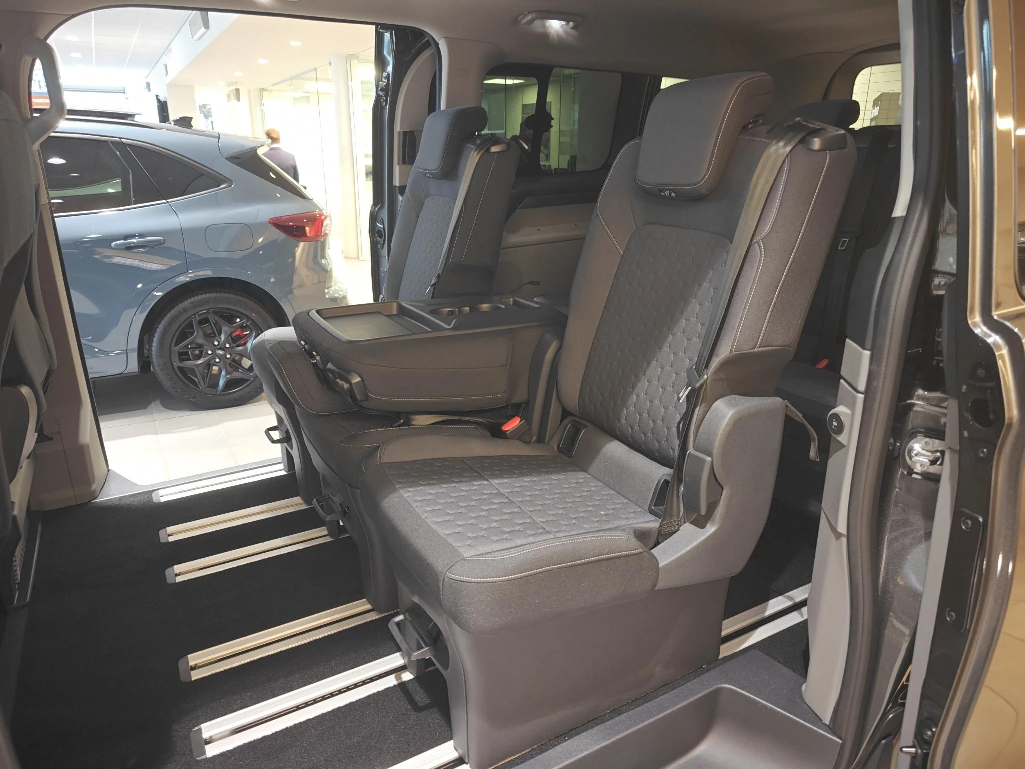 Ford-Tourneo Custom-image-10