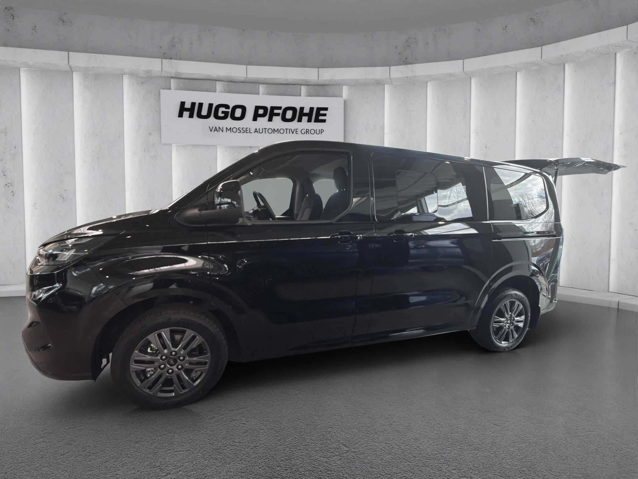 Ford-Tourneo Custom-image-1