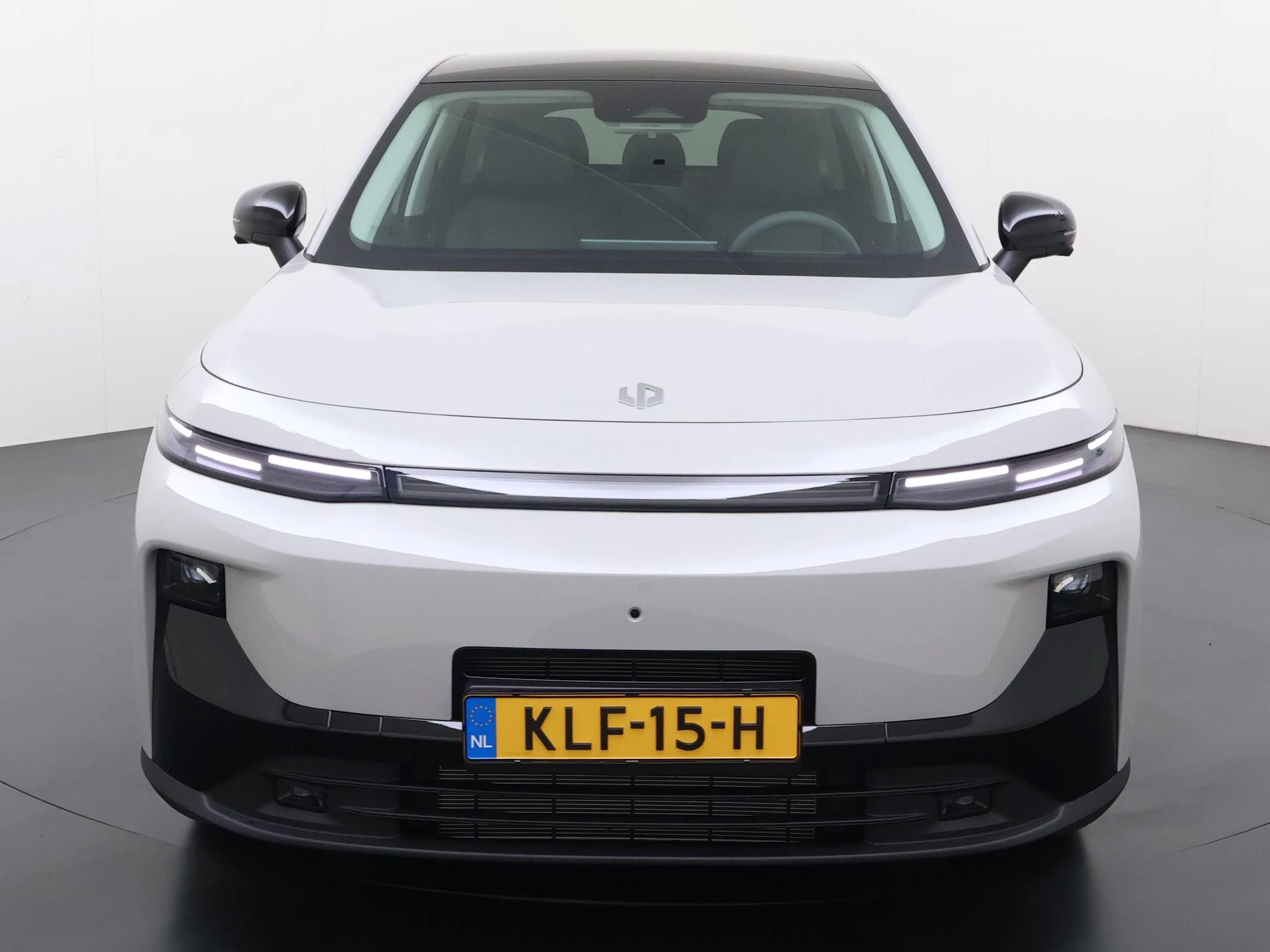 Leapmotor B10 Design Hybrid EV 18.8 kWh