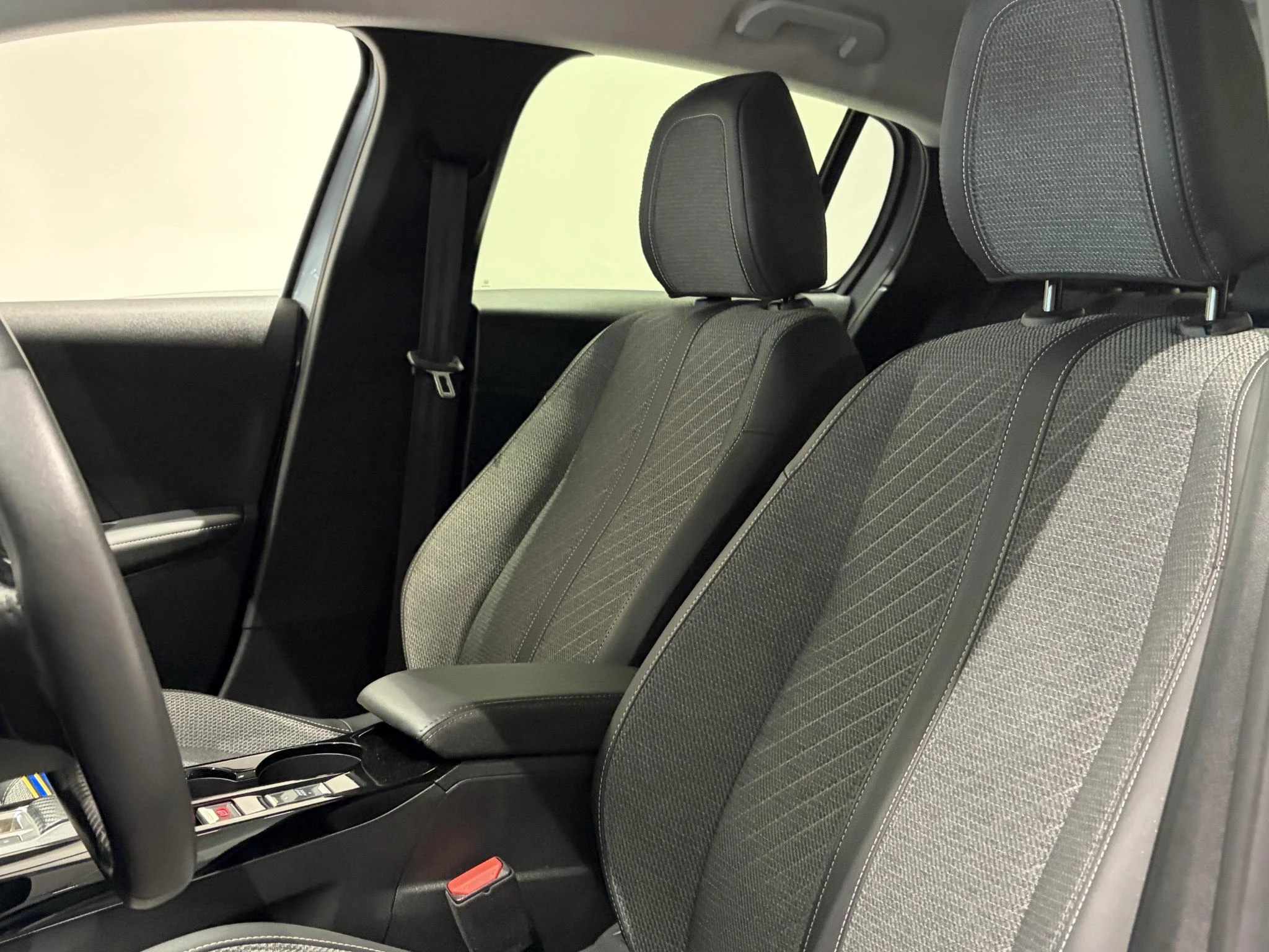 Peugeot-208-image-7