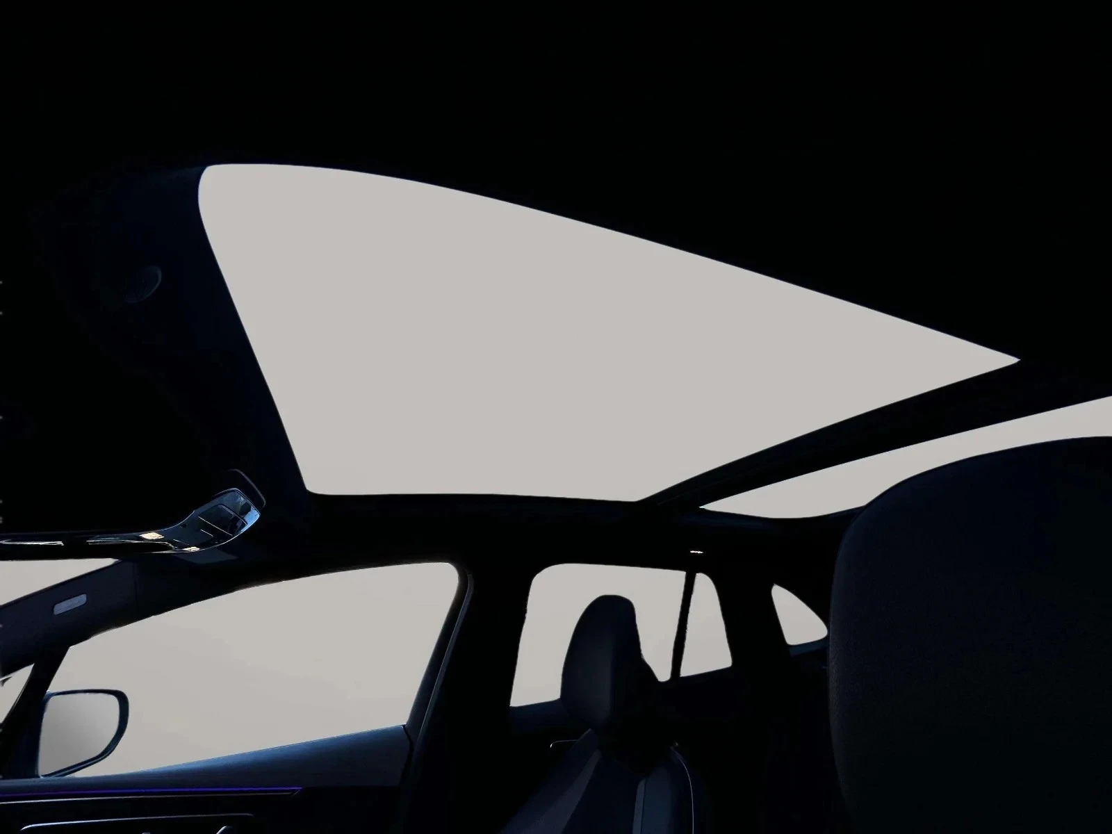 Mercedes-Benz-EQE-image-11