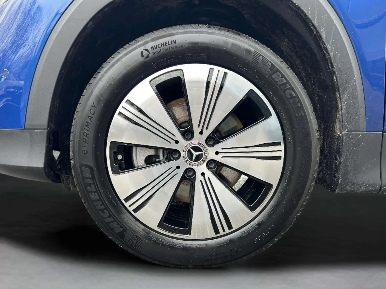 Mercedes-Benz-EQB-image-8