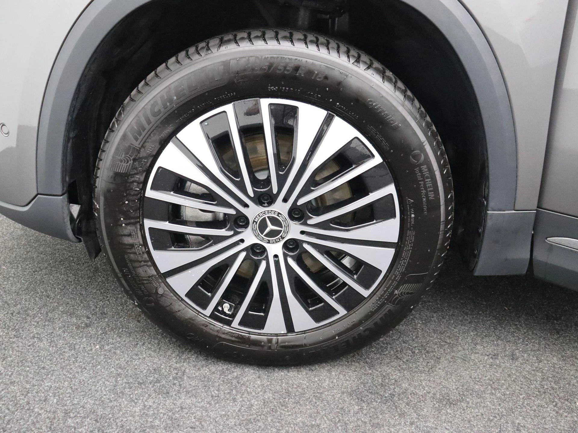 Mercedes-Benz-EQA-image-6